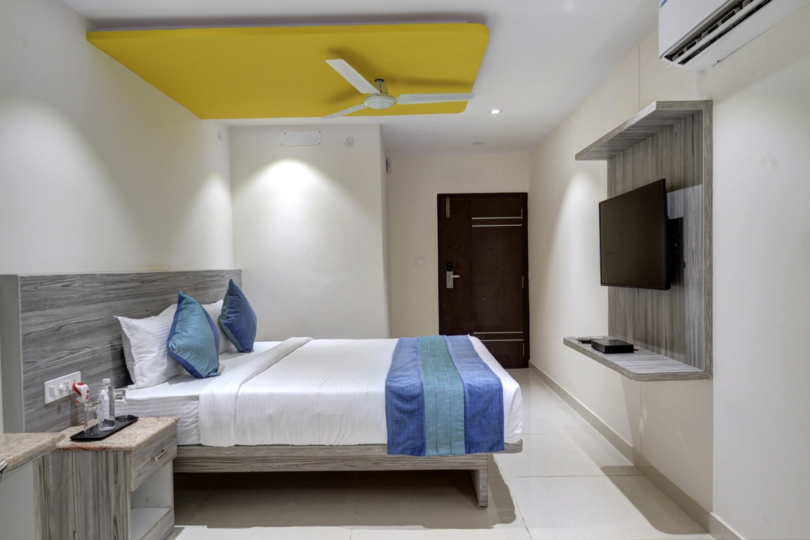 Отель Orange Suites & Inn Near Bangalore Airport