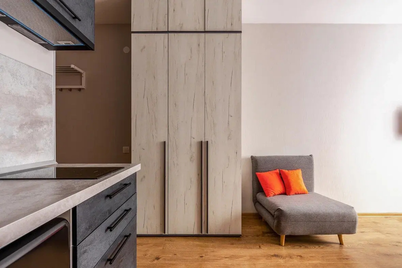 Апартаменты Уютная студия у метро Парнас