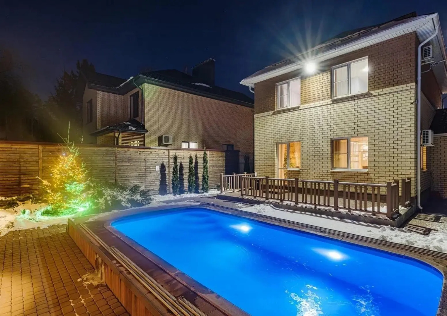 Частный дом Речной клуб Коттедж Малиновый с тёплым бассейном и баней