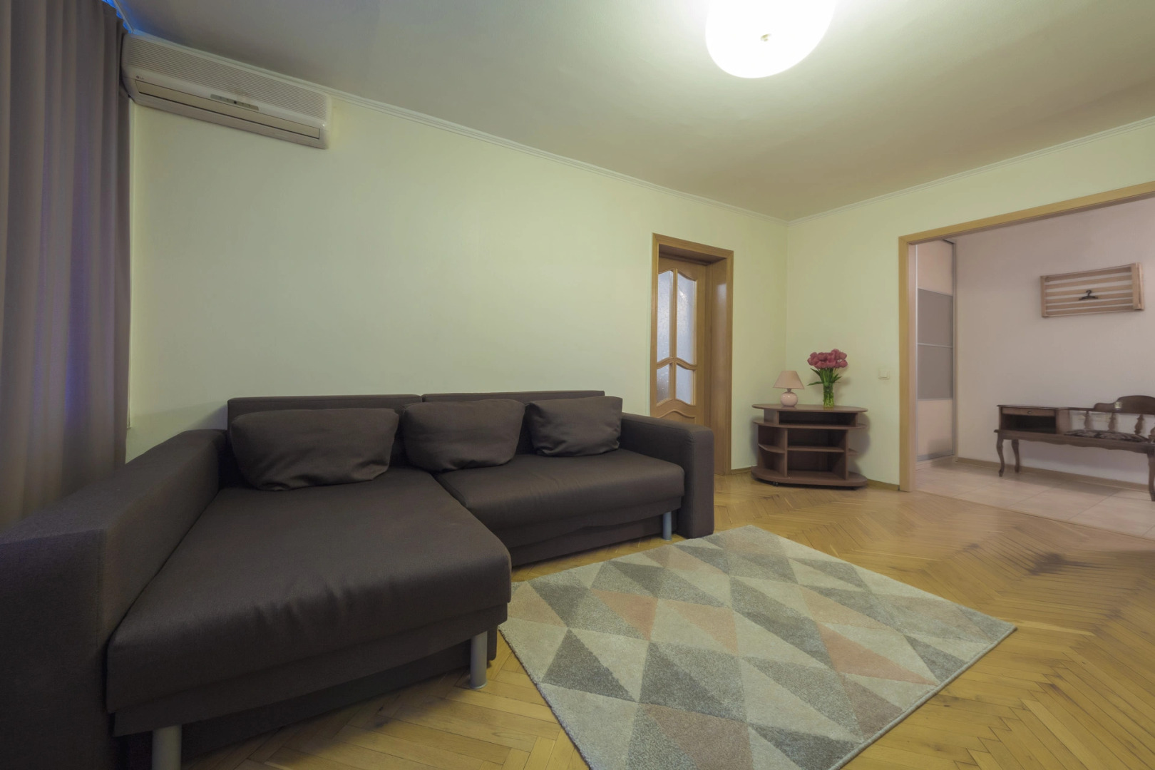 Апартаменты возле ТЦ Гулливер