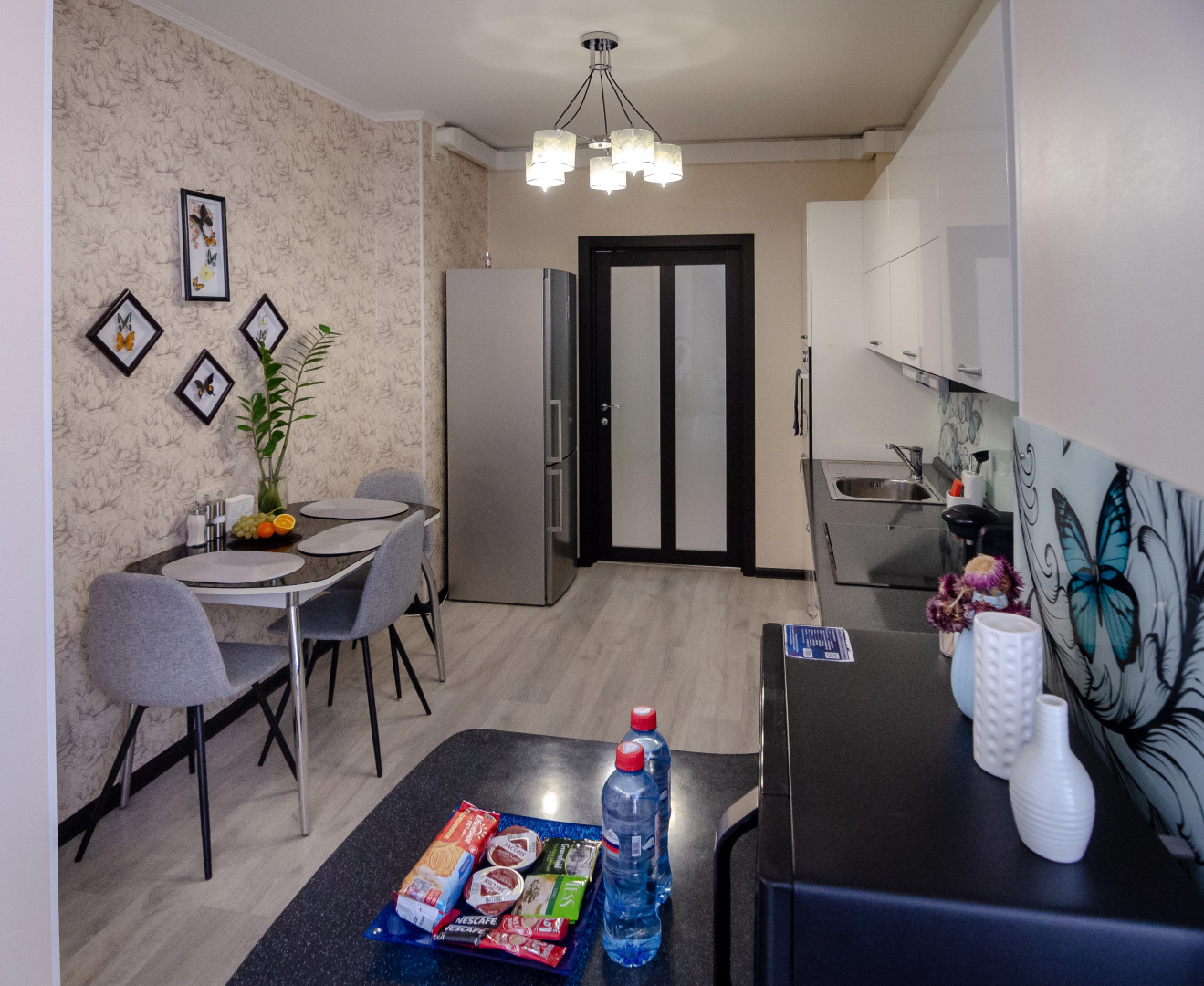 Апартаменты Красный Квадрат на Набережной