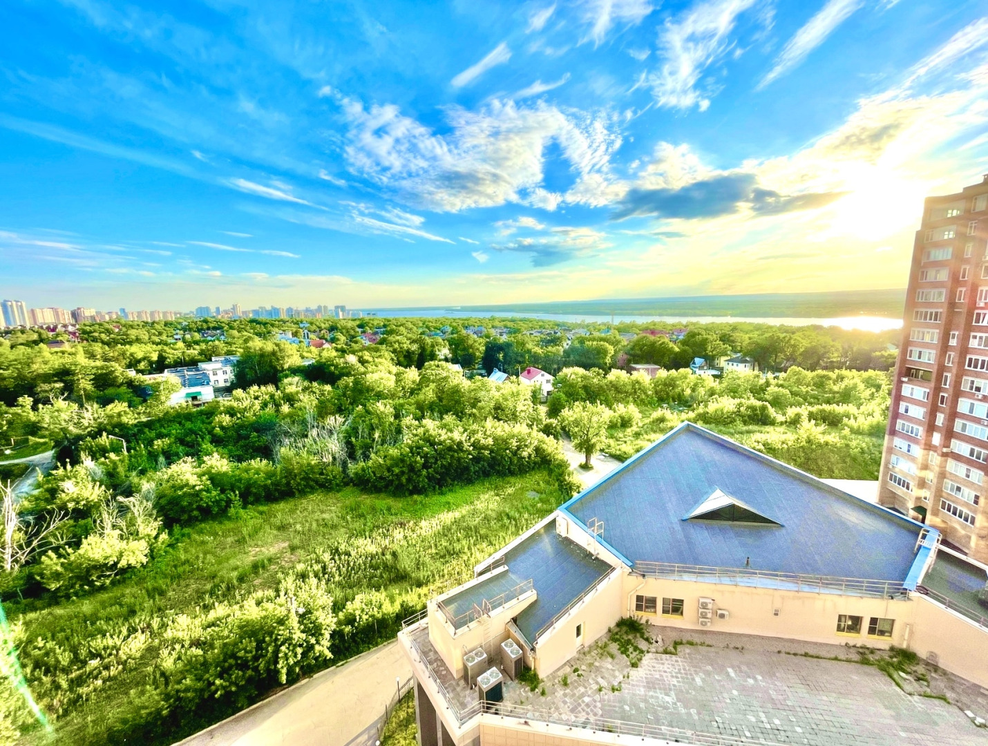 Апартаменты двухкомнатные на 11 Этаже в ЖК Современник с видом на реку Волгу