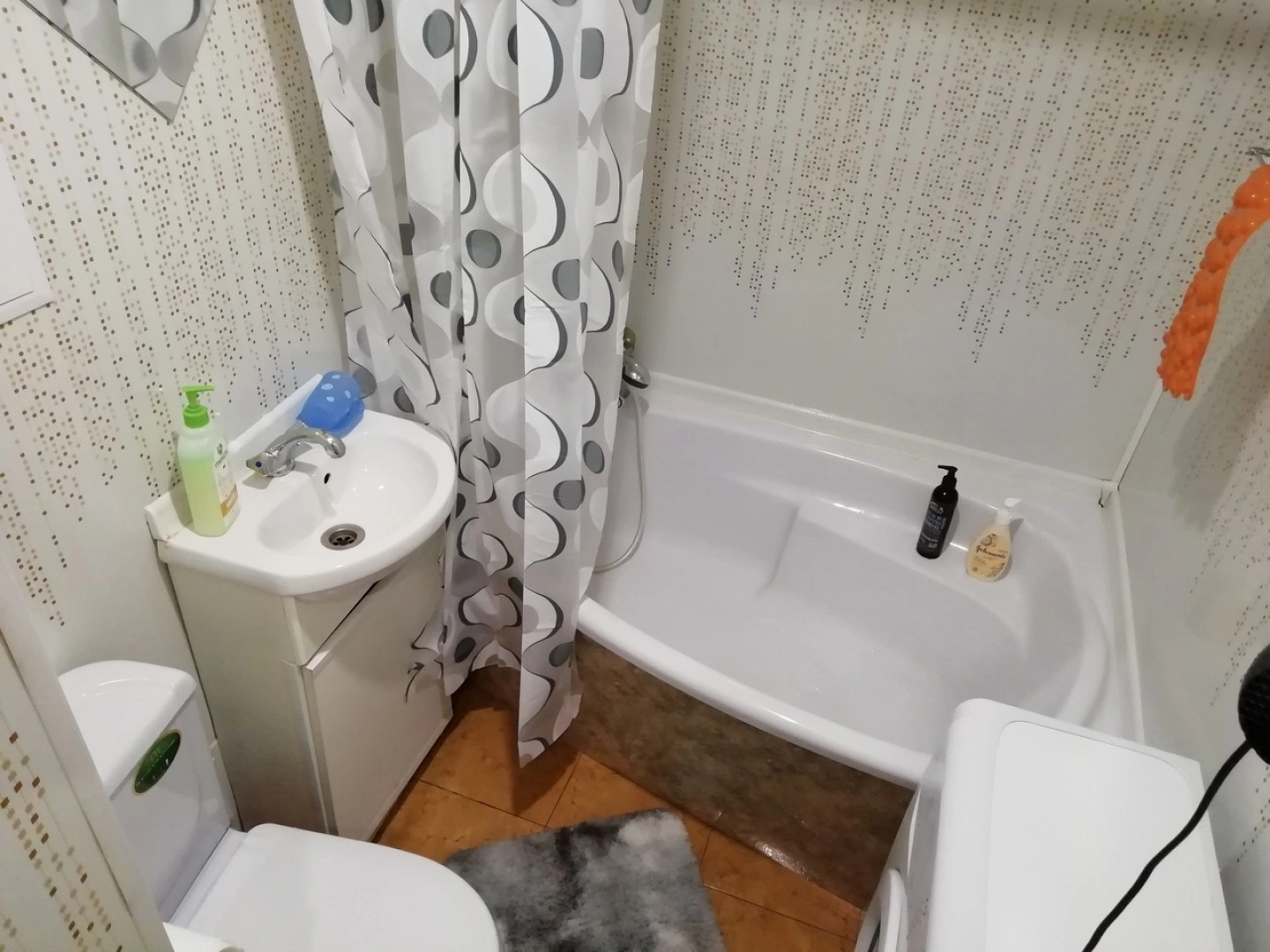 Квартира студия с камином.