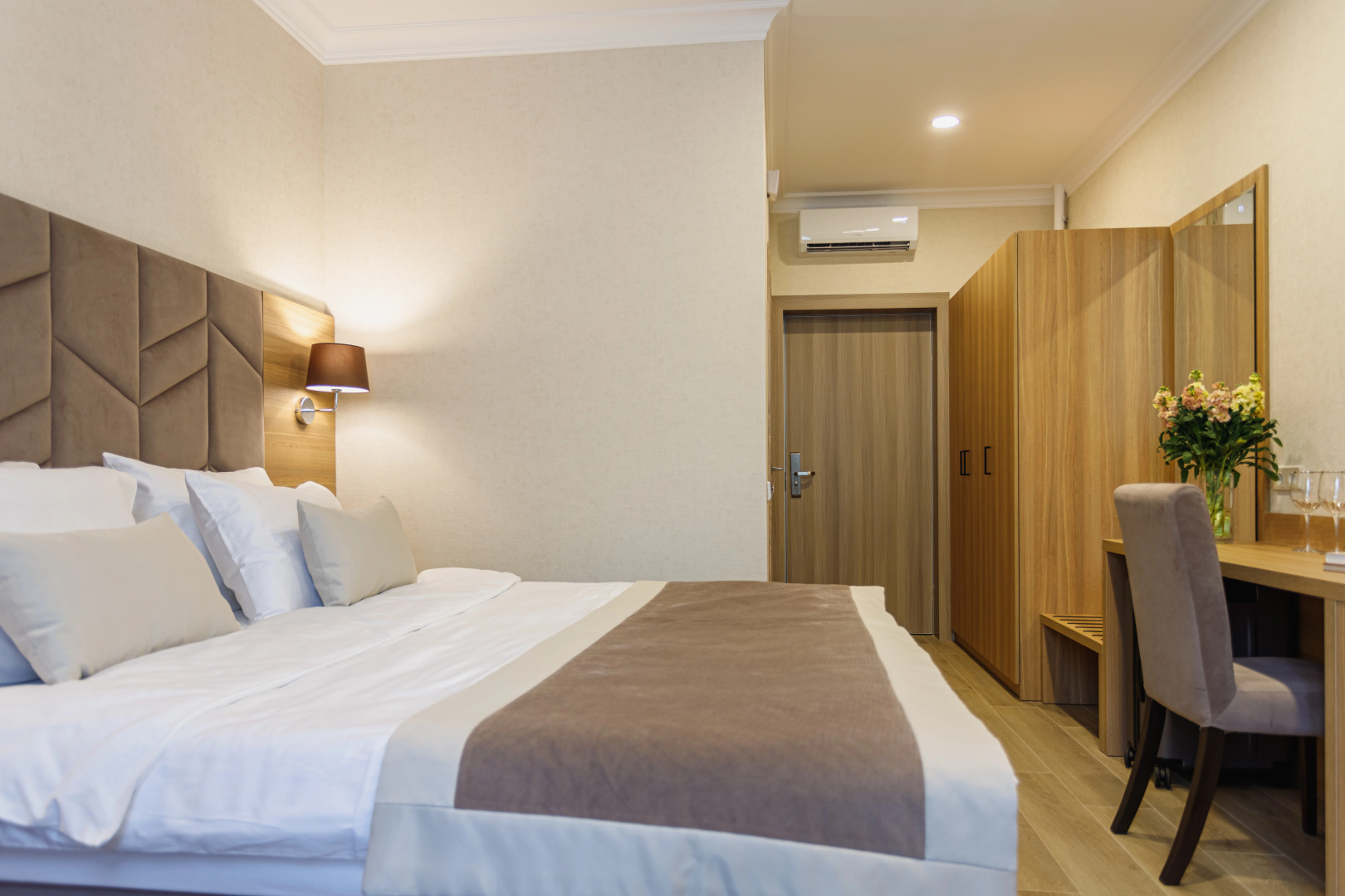 Отель Диона