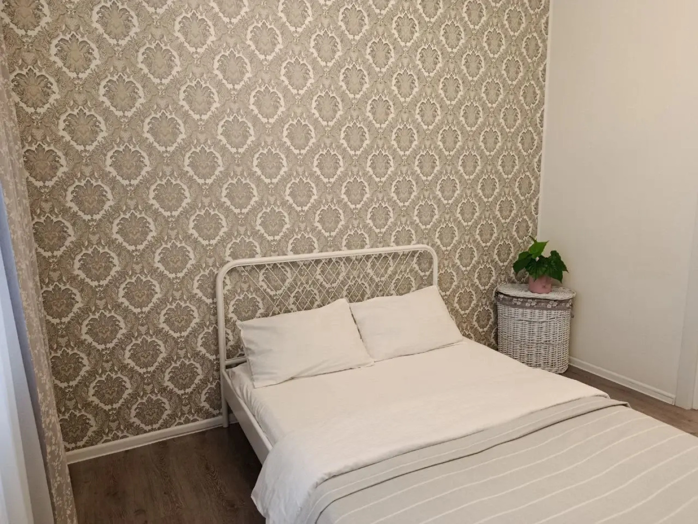 Апартаменты Квартира AlexHome РП Свердловский Алексея Короткова 1