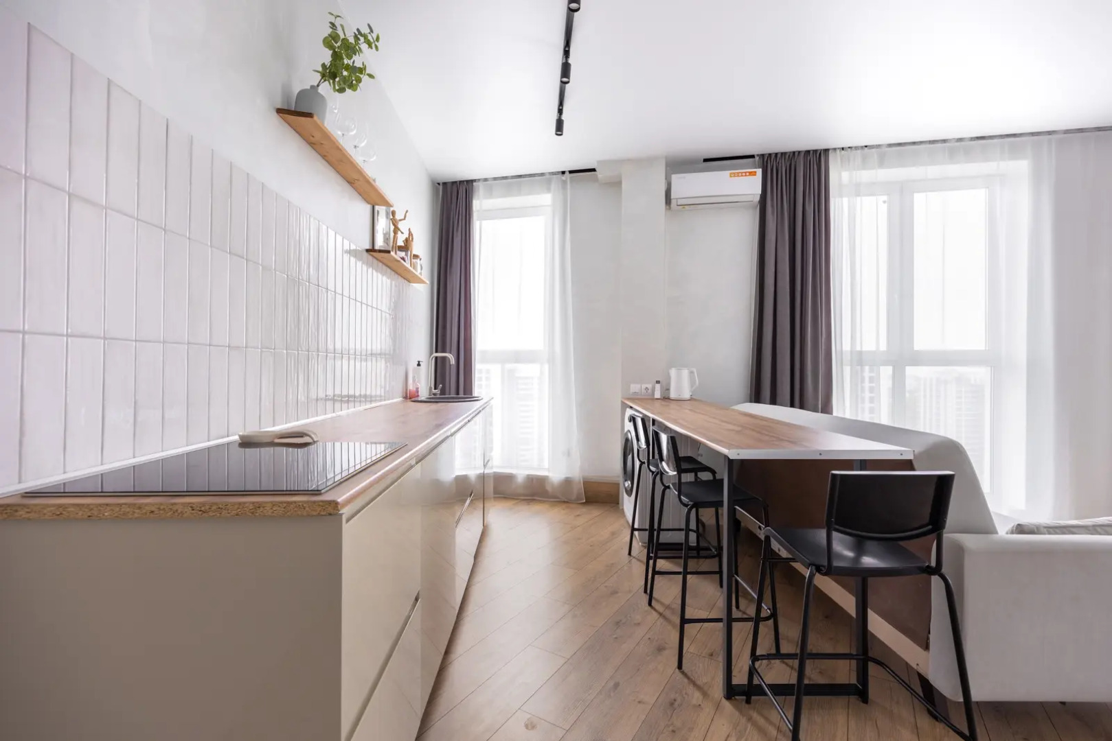 Апартаменты двухкомнатные на 25 этаже с видом на город в Минск-мир