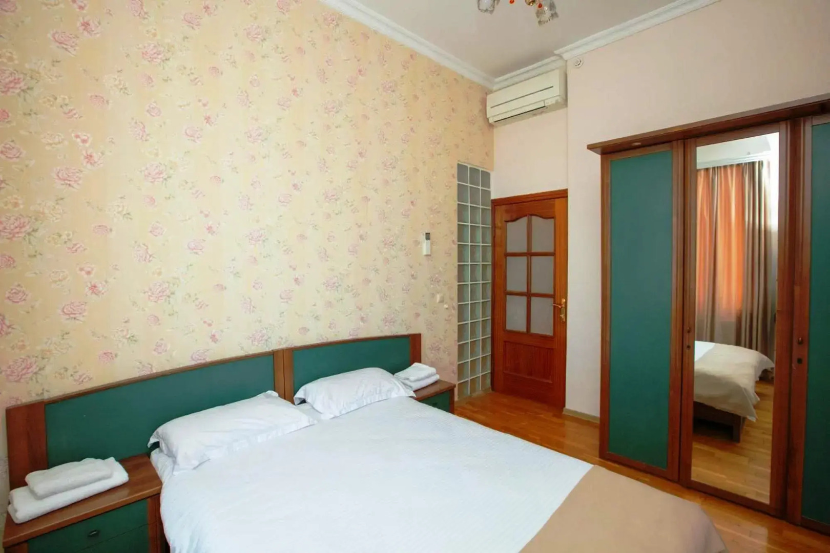 Апарт-отель Old City Hatefi