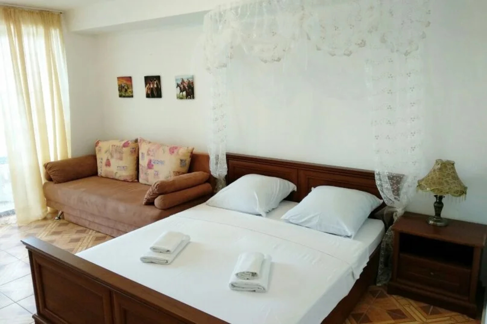 Курортный отель Корона