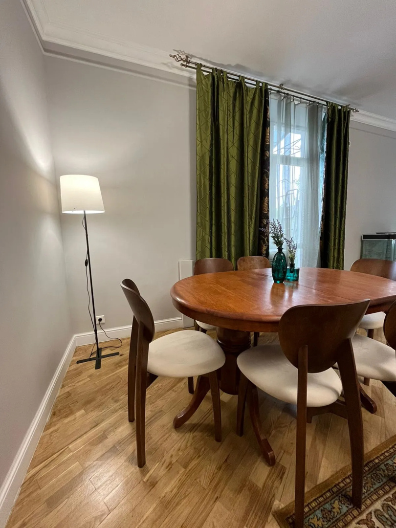 Квартира M.O.O.N APARTMENTS  Толе би Тулебаева кв 8 Центр