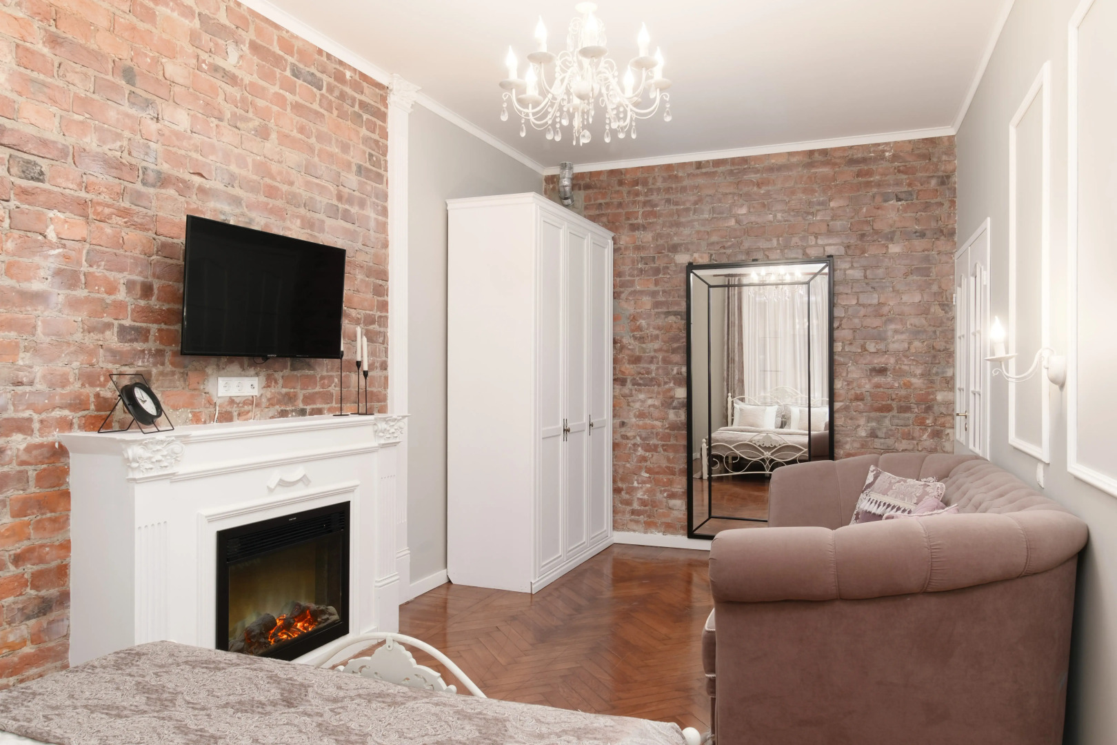 Апартаменты Лофт у Площади Восстания 5 спален