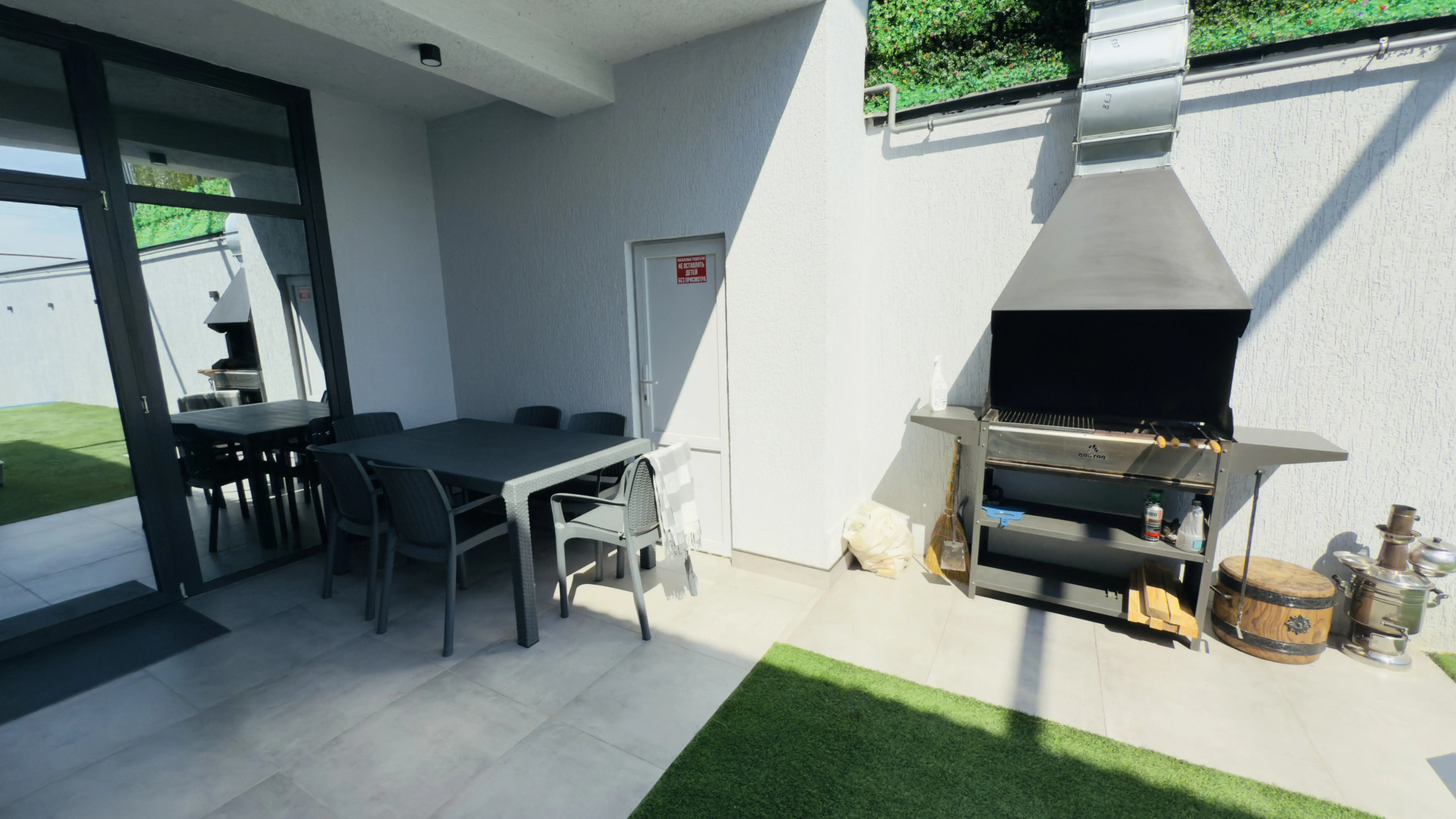 Гостевой дом Дом с бассейном на берегу