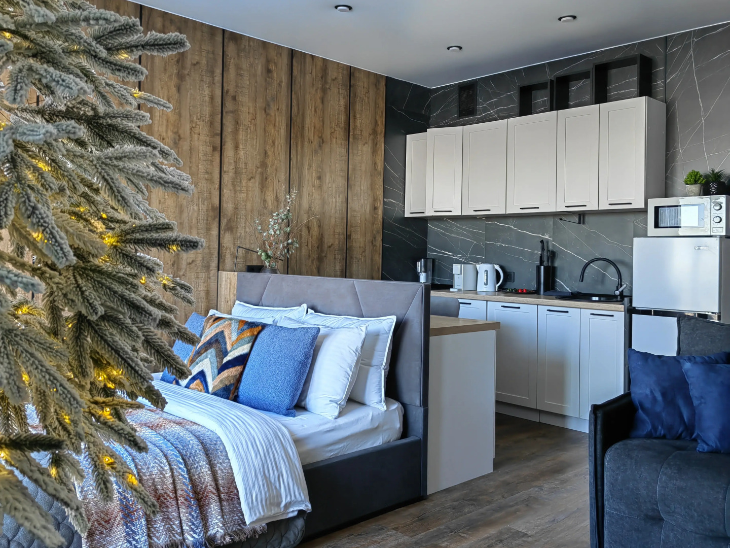 Квартира СТУДИЯ ПОЛЕТ СТРИЖА с залипательным видом на город и реку