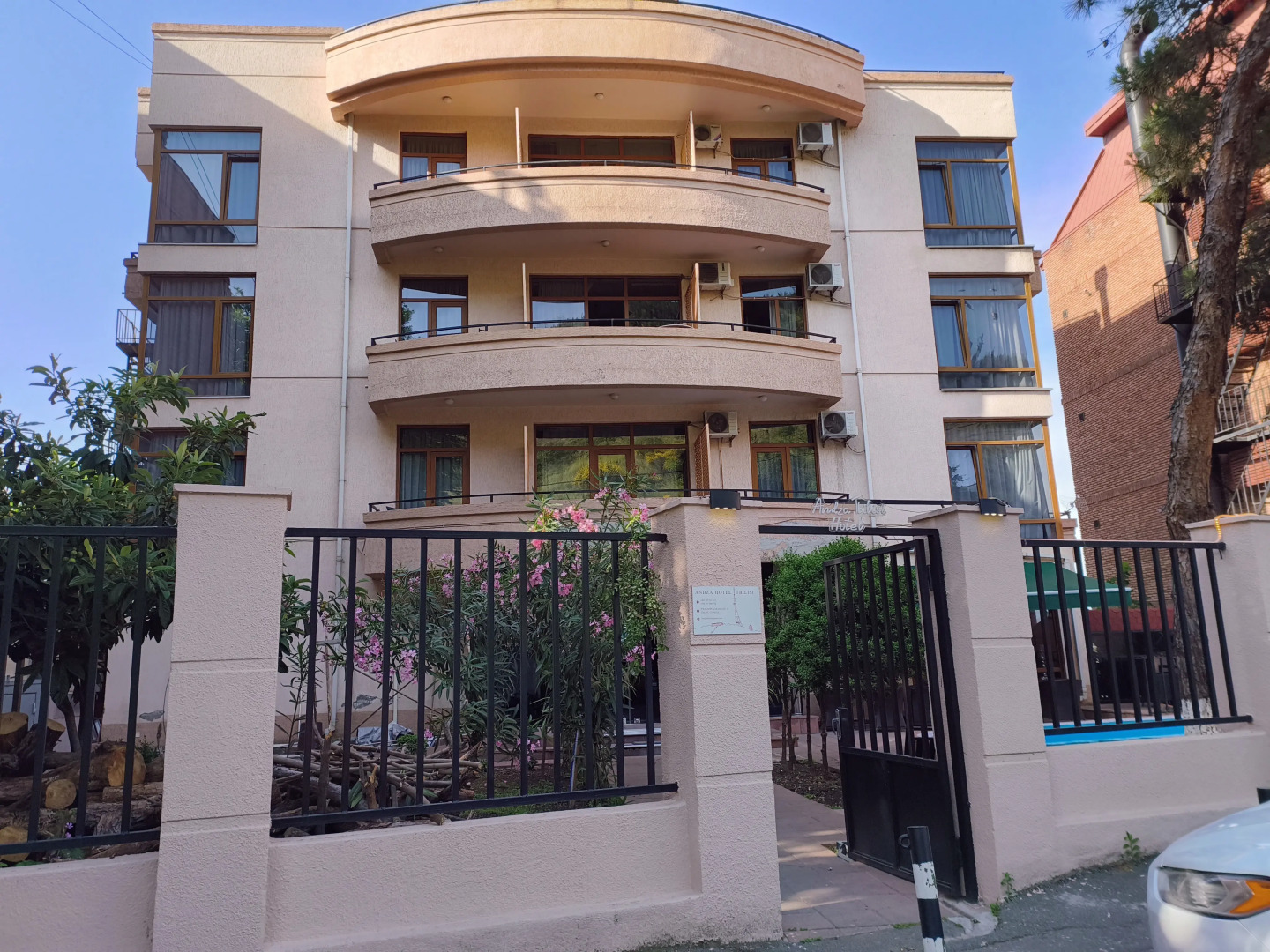 Отель Andza Tbilisi