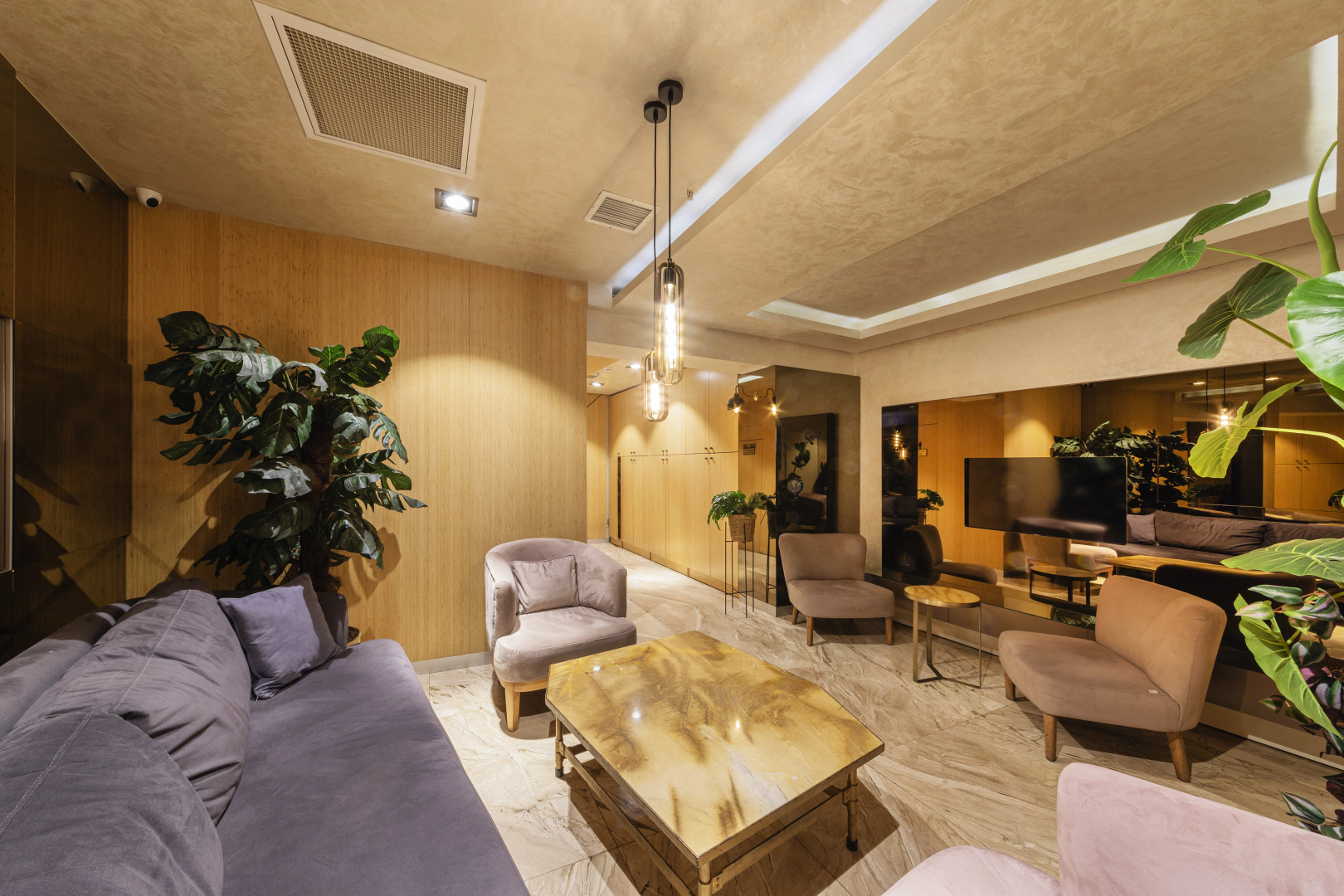 Ayramin Deluxe Hotel