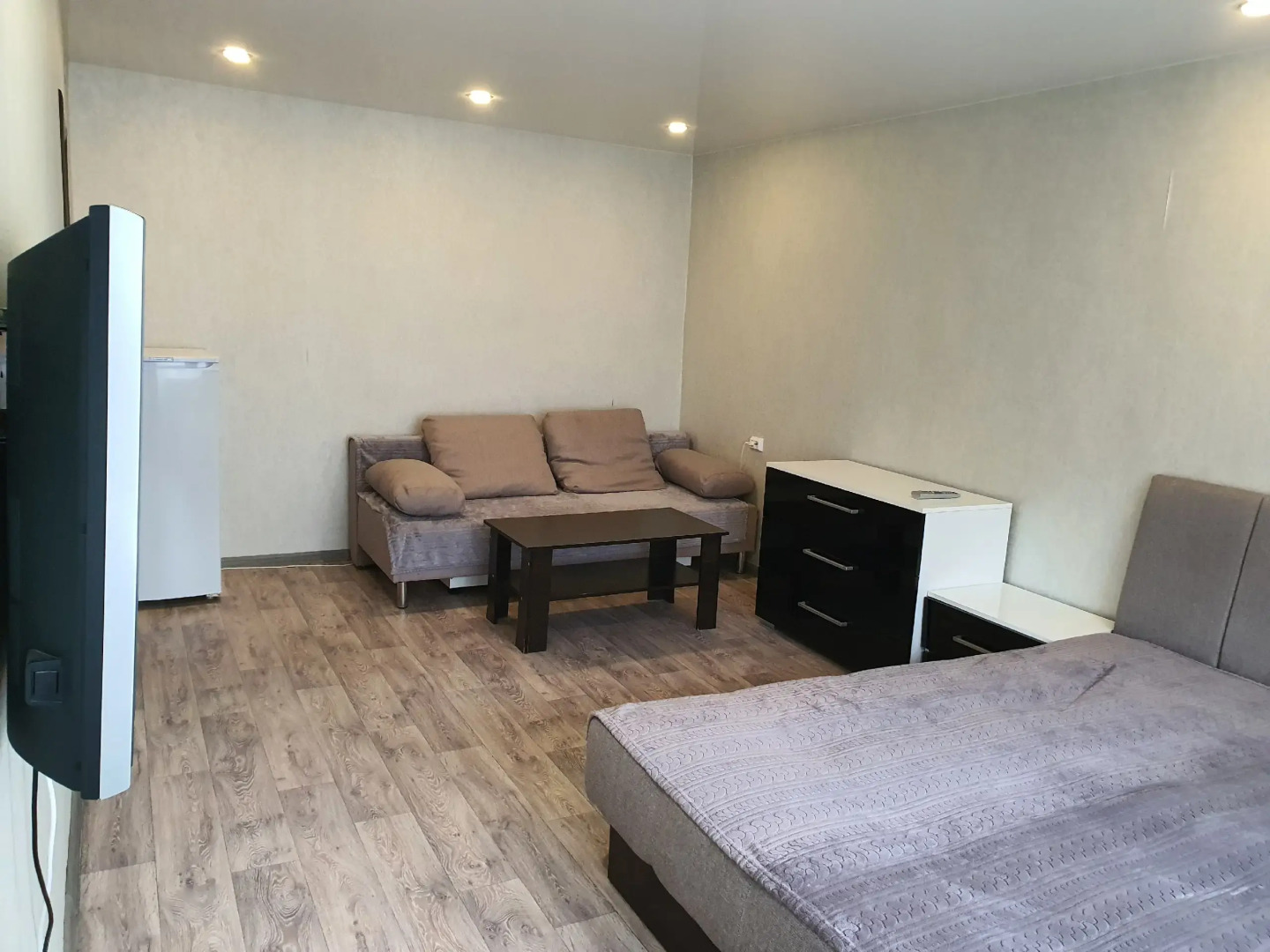 Апартаменты Яр-сутки на Республиканской 55