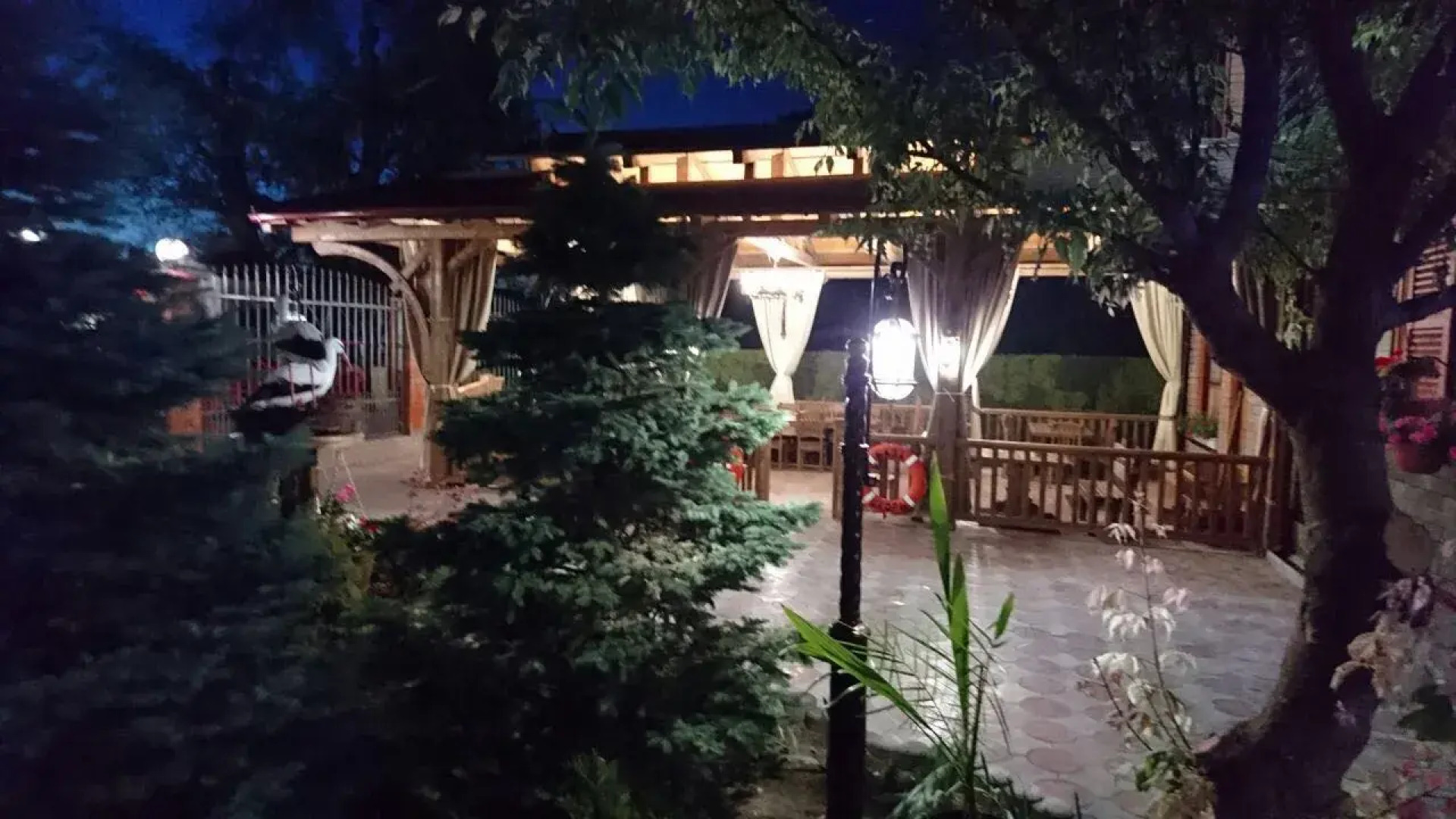 Yakor Fishing-Hunting Hotel