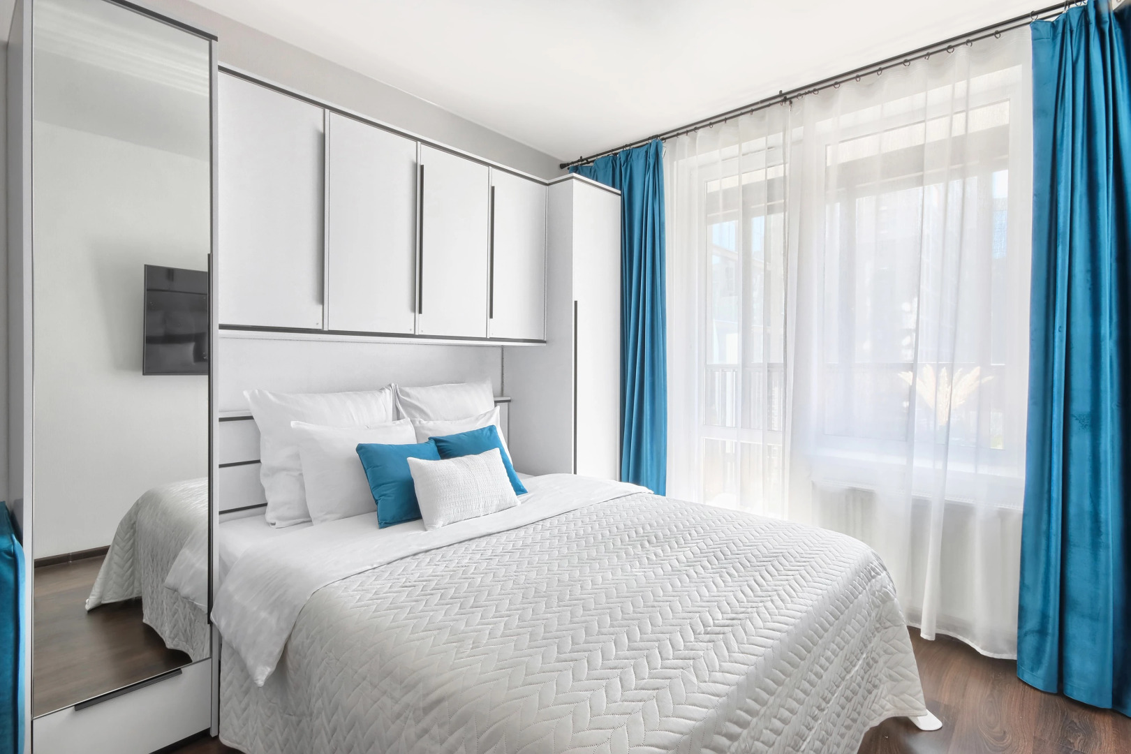 Квартира Пространство Бирюзовый Треугольник