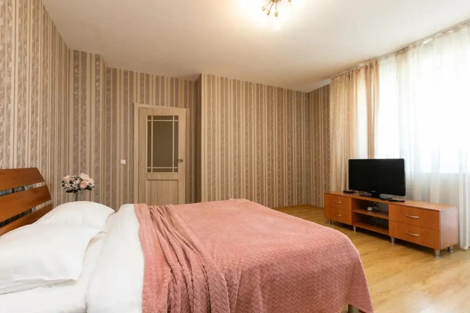 3-к апартаменты Этажидейли на ВИЗе