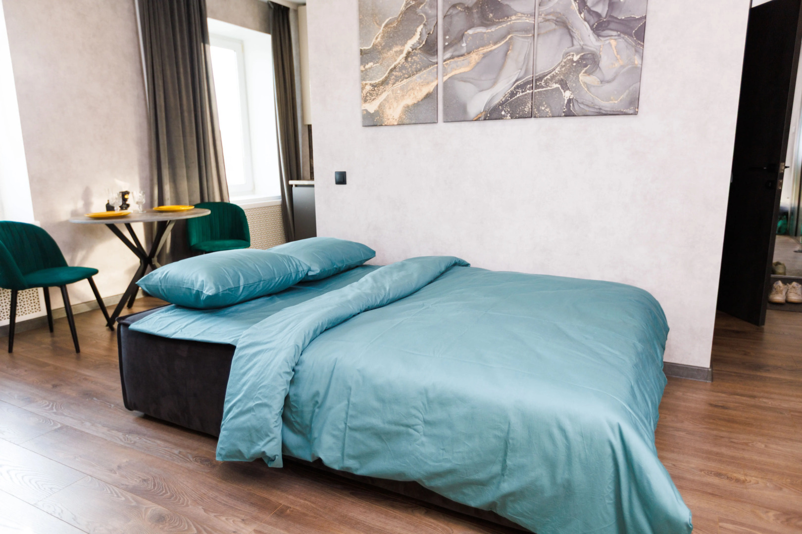 Квартира с видом на собор Александра Невского