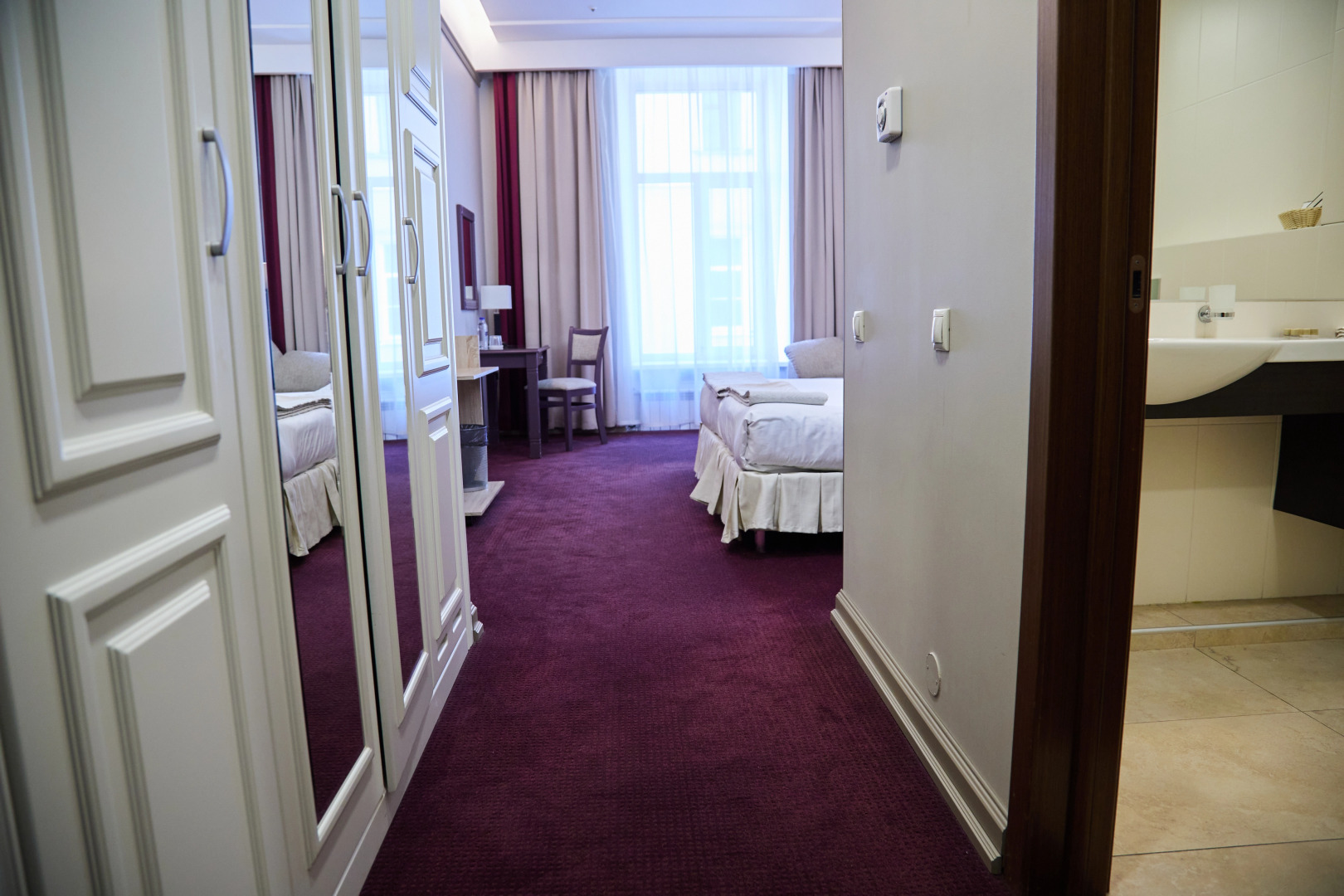 Отель Бридж