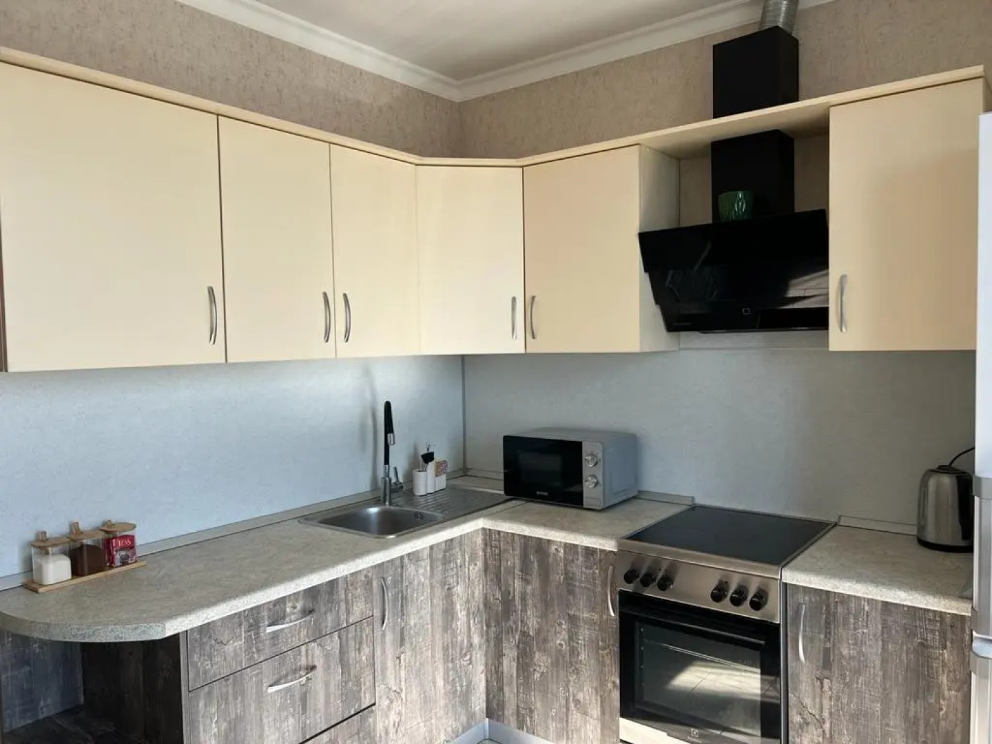 Квартира Саяны