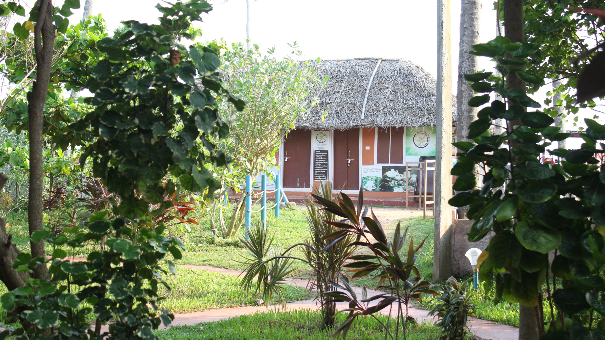 Отель True Blue Beach Resort