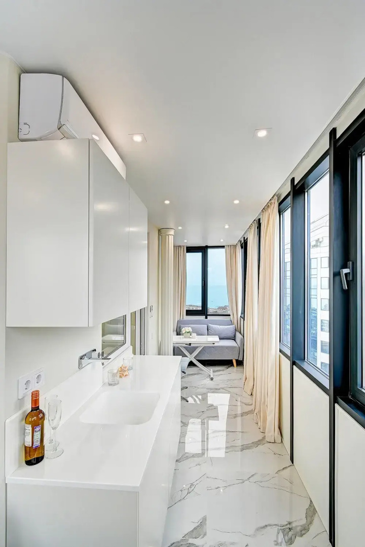 Апартаменты Morskaya Simfonya-2 с 2 сан.узлами, проектором на балконе, бассейном на территории Люкс