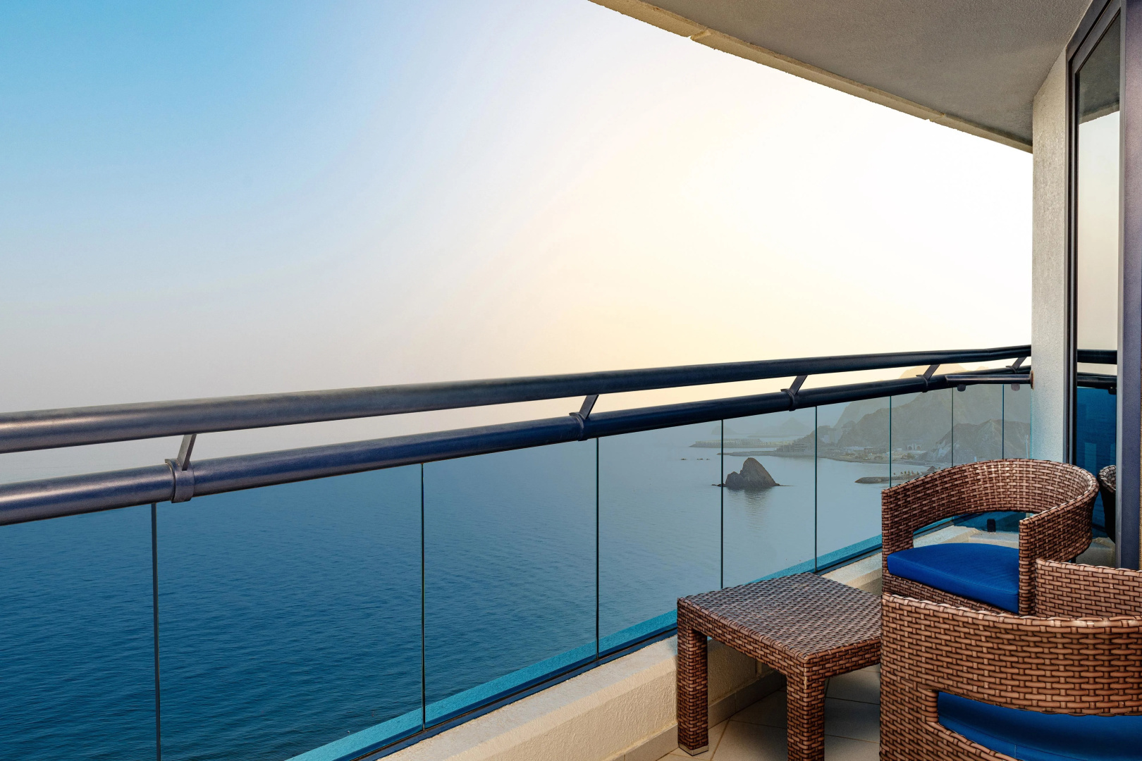 Курортный отель Le Meridien Al Aqah Beach Resort