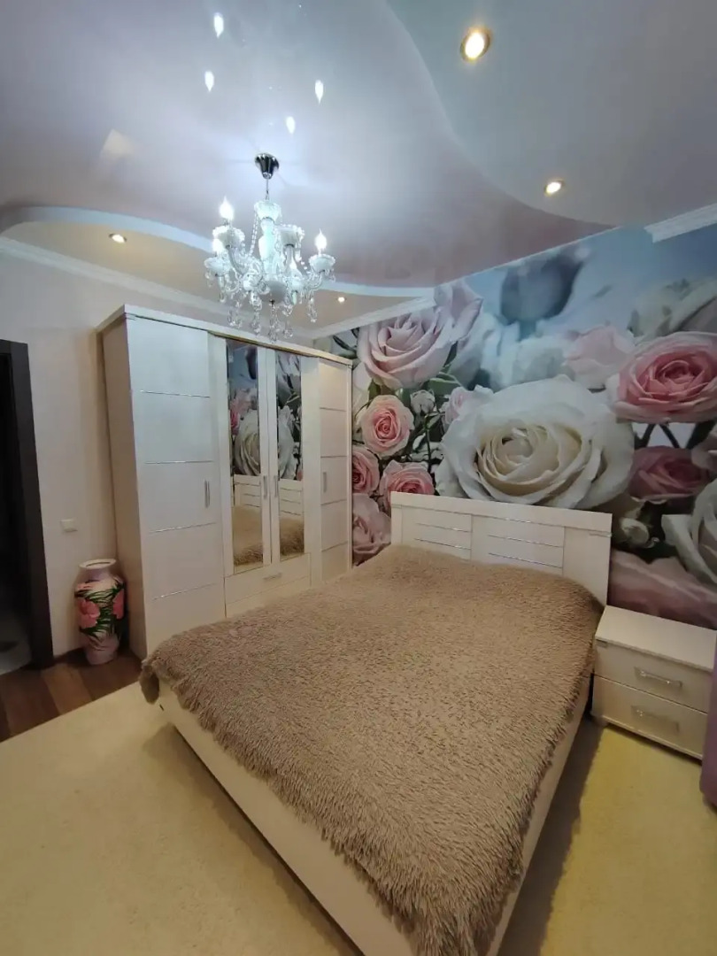 Квартира Трехкомнатная возле ТРЦ Аура