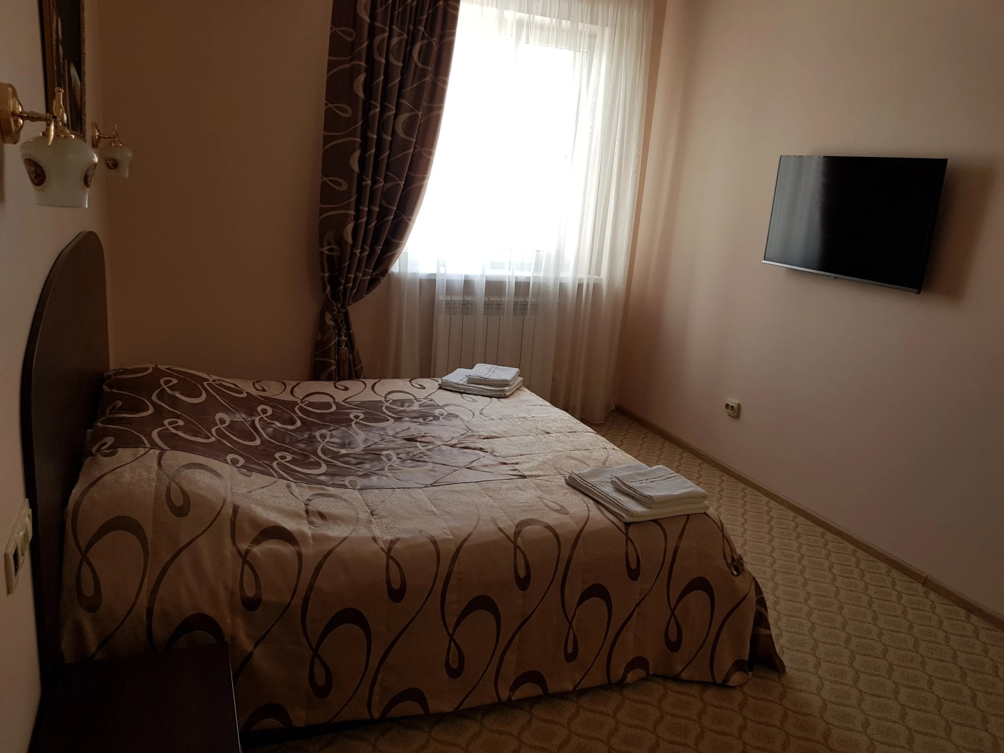 Отель Аристократ