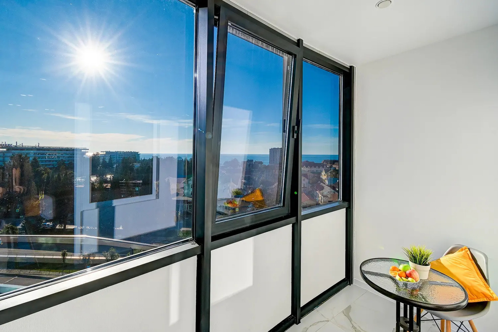 Апартаменты MorskayaSimfonya2 уютные апартаменты с балконом видом на море и бассейном на территории