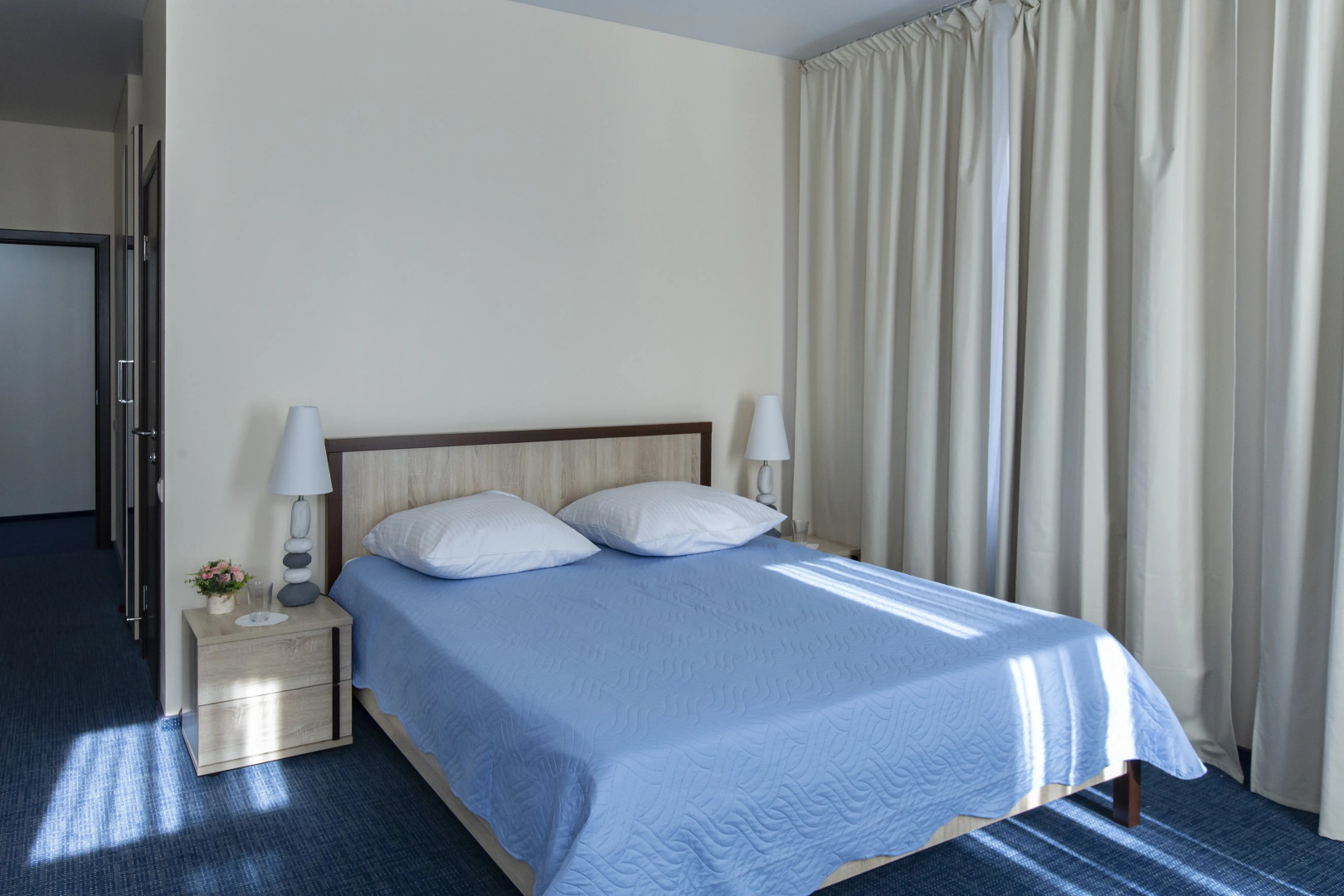 Отель Артхофф