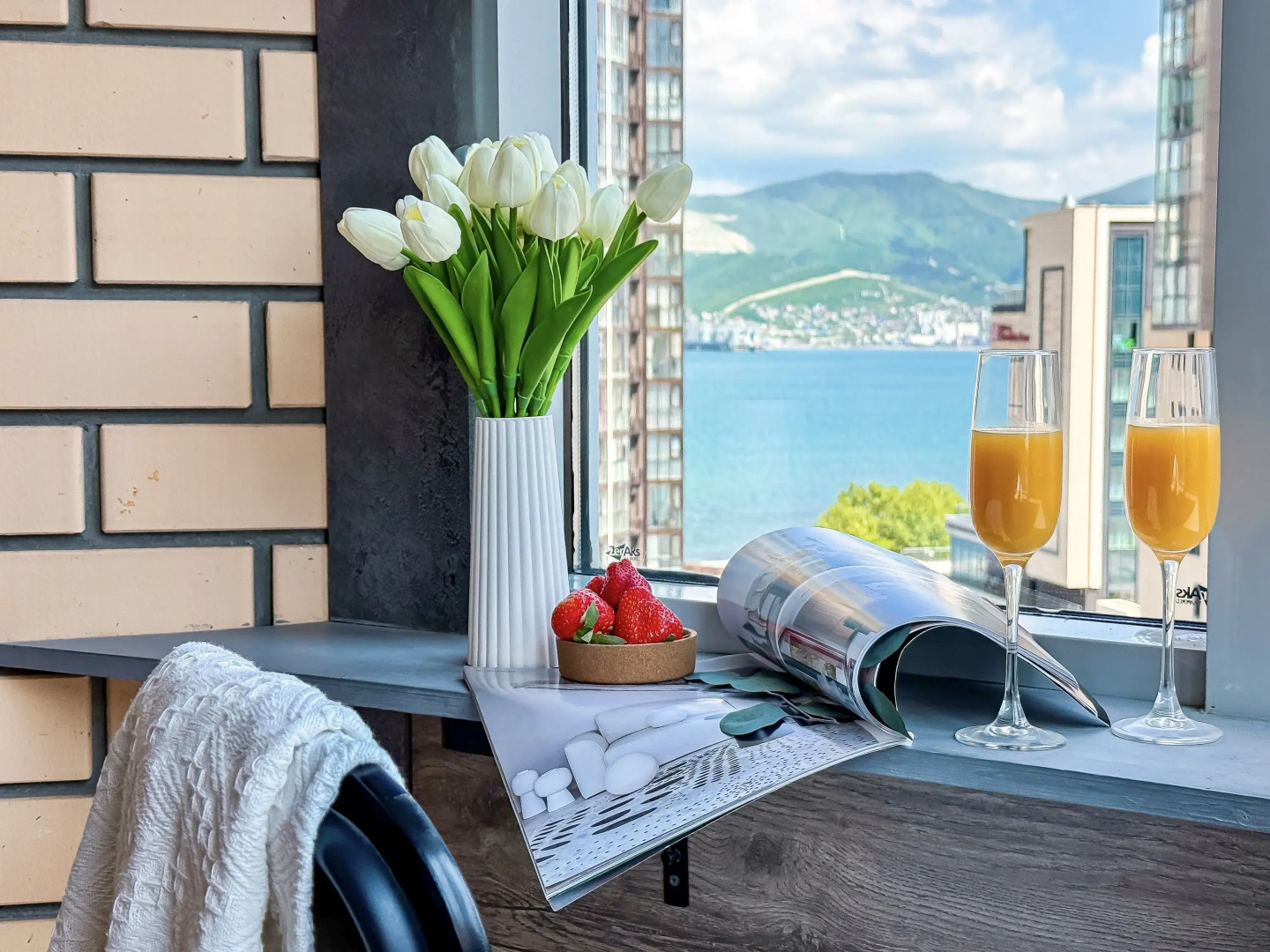 Квартира Уютная студия с потрясающим видом на море в центре