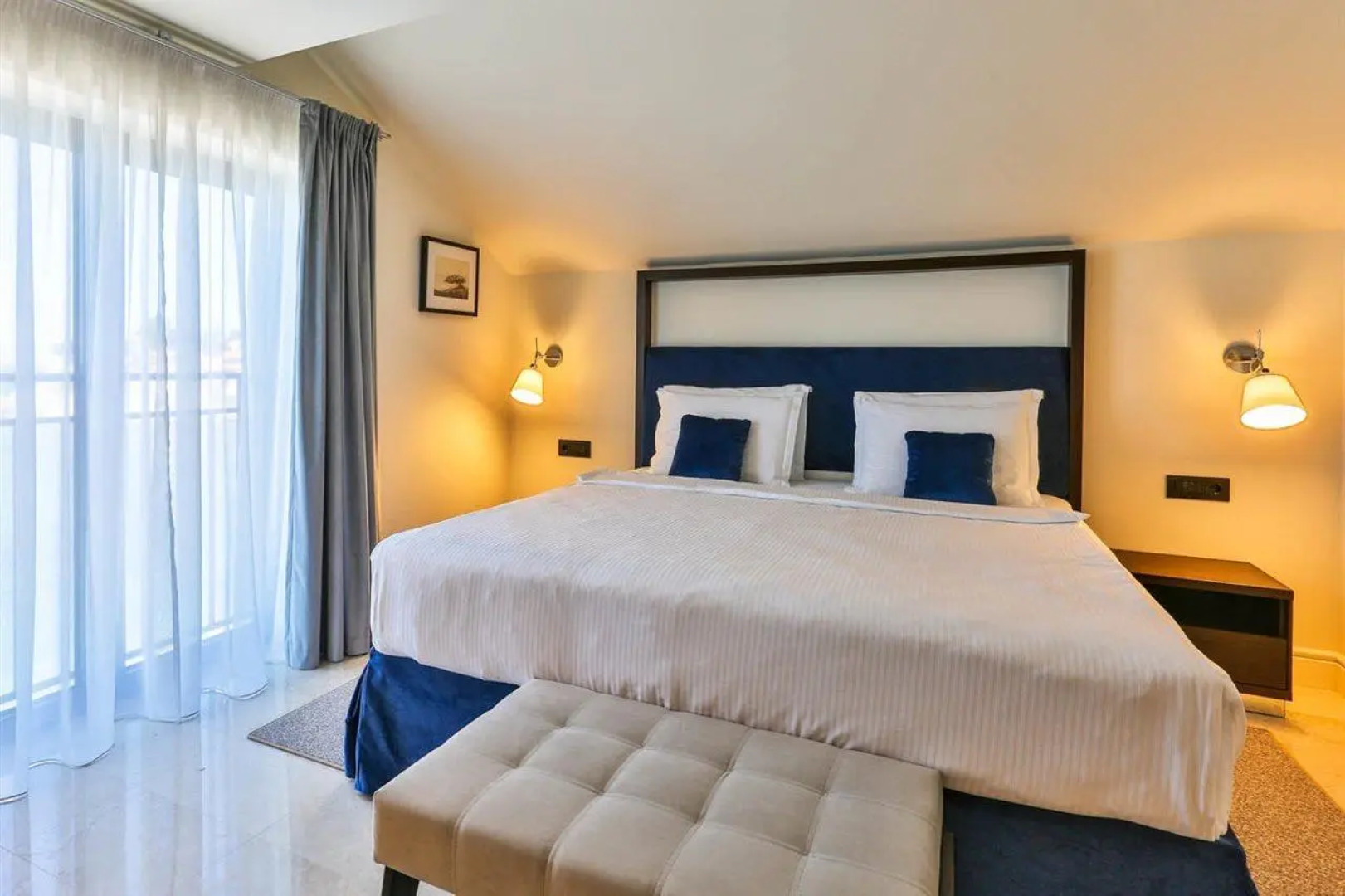 Отель California by Aycon