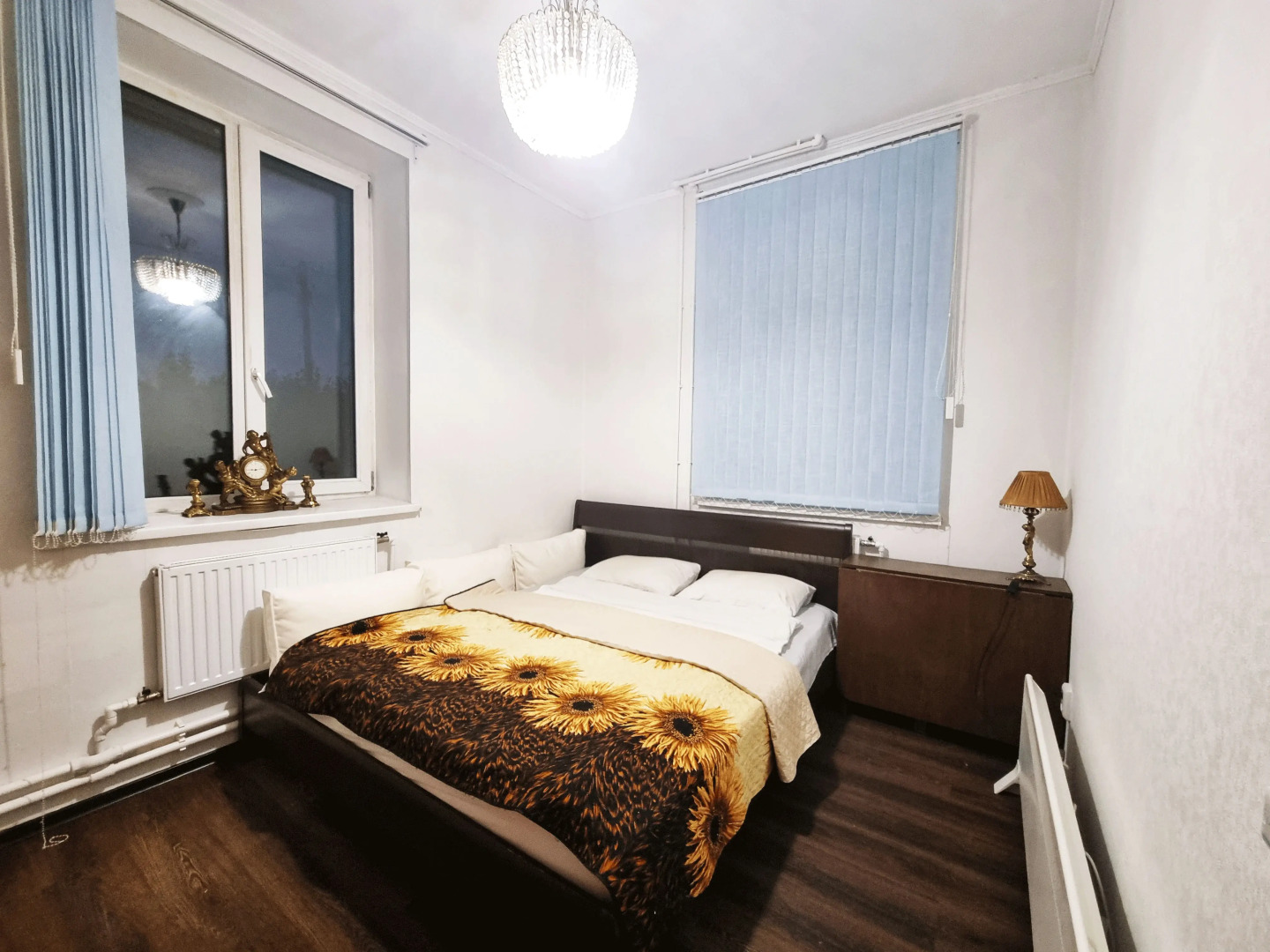 Частный дом Большой двухэтажный коттедж в стиле ампир с баней и бассейном