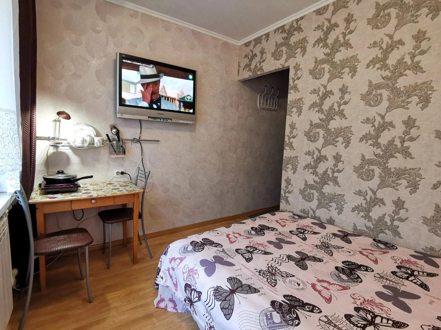 Апартаменты Студия на Есенина с балконом