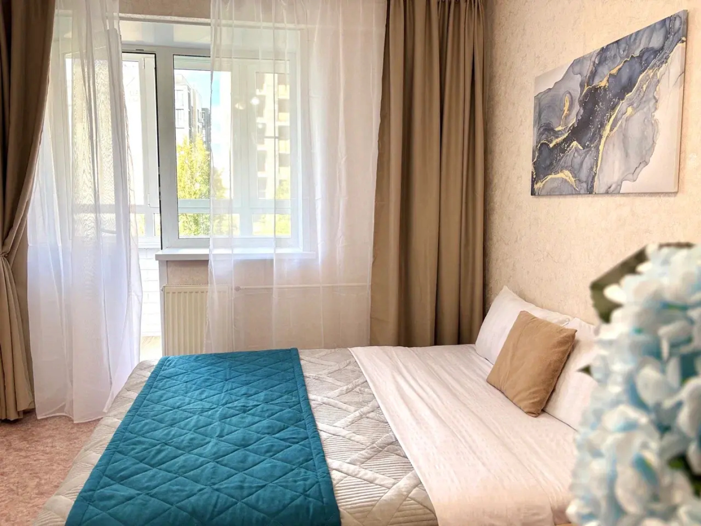 Апартаменты BestHome Двухкомнатная квартира Golden Sunshine на Волге