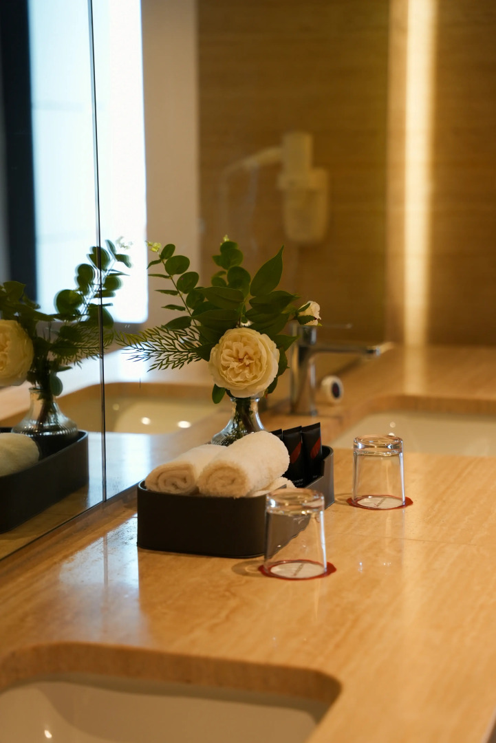 Отель Swisstouches Amman