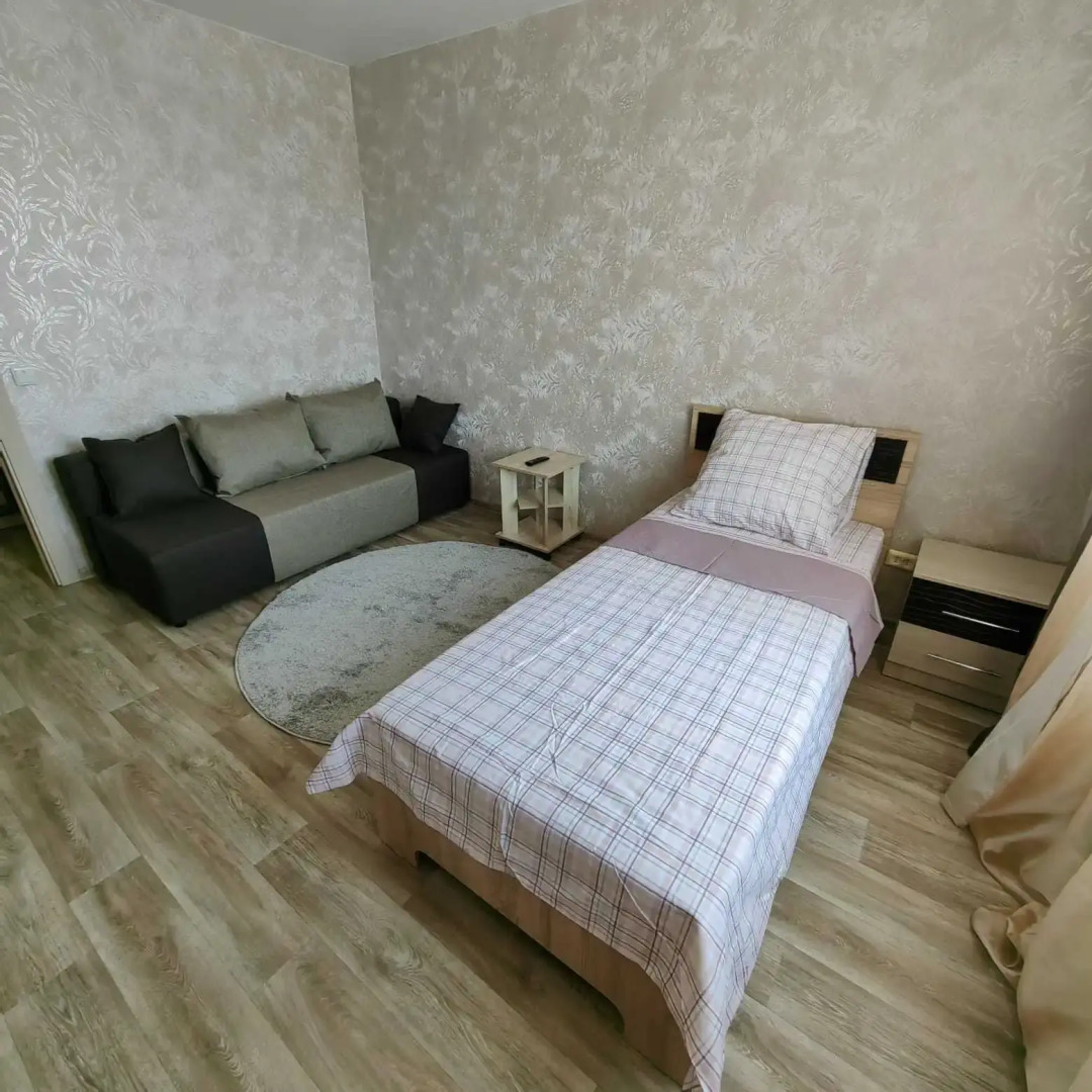 Квартира трехкомнатная на Союза Республик 26