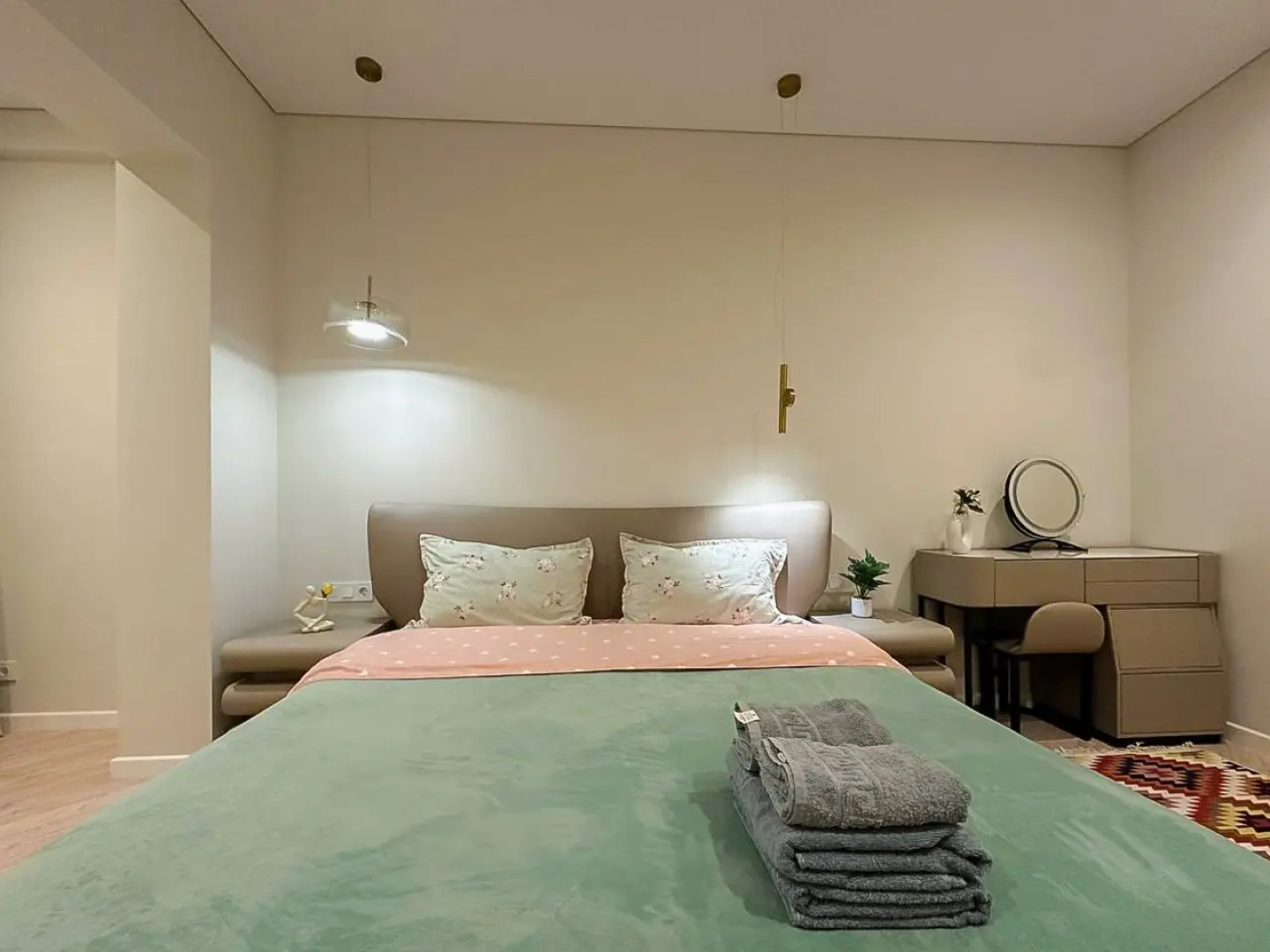 Квартира Лучшие Апартаменты Алматы Напротив ТРЦ Мега Алматы 100