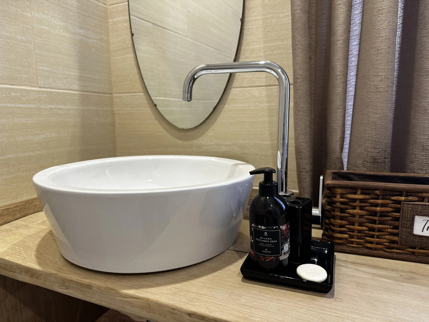 Вилла на берегу реки около Минска