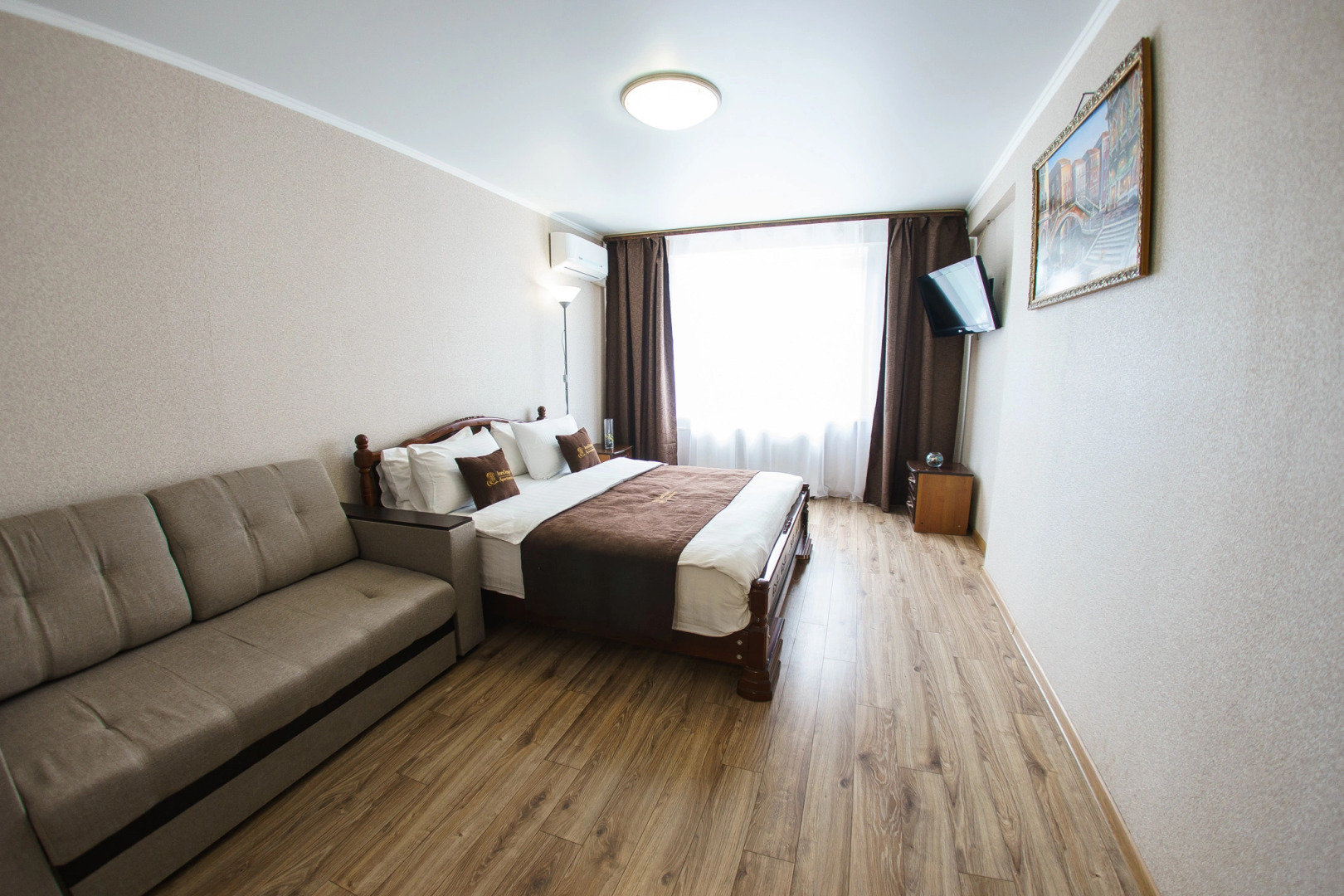 Апартаменты Inndays на Луначарского 49-1