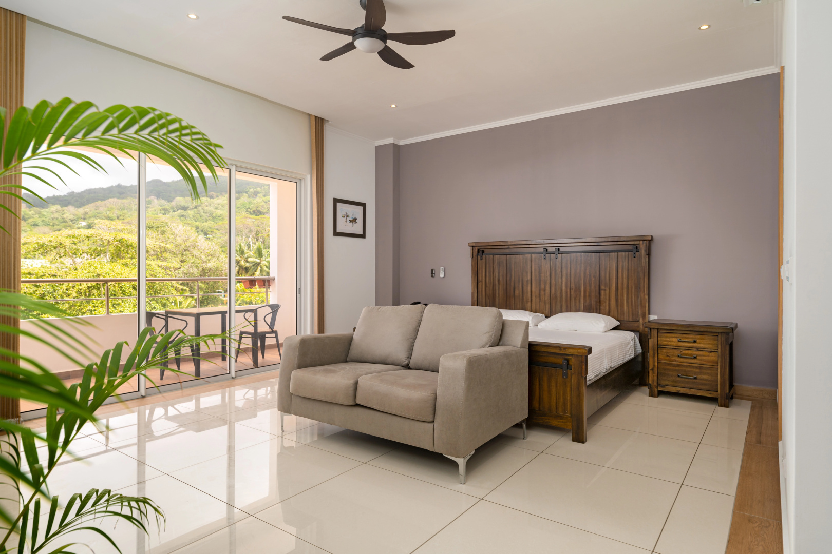Апарт-отель Royale Suites Luxury Apartment