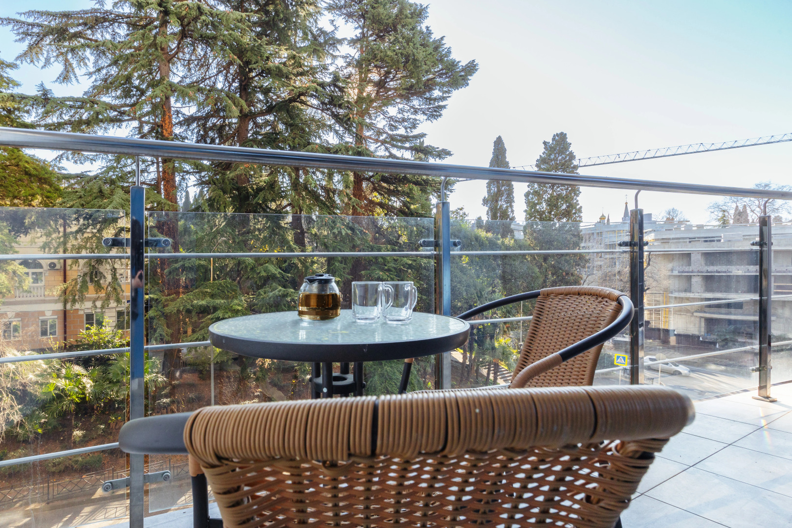 Апартаменты 2-комнатные для семьи с большим балконом