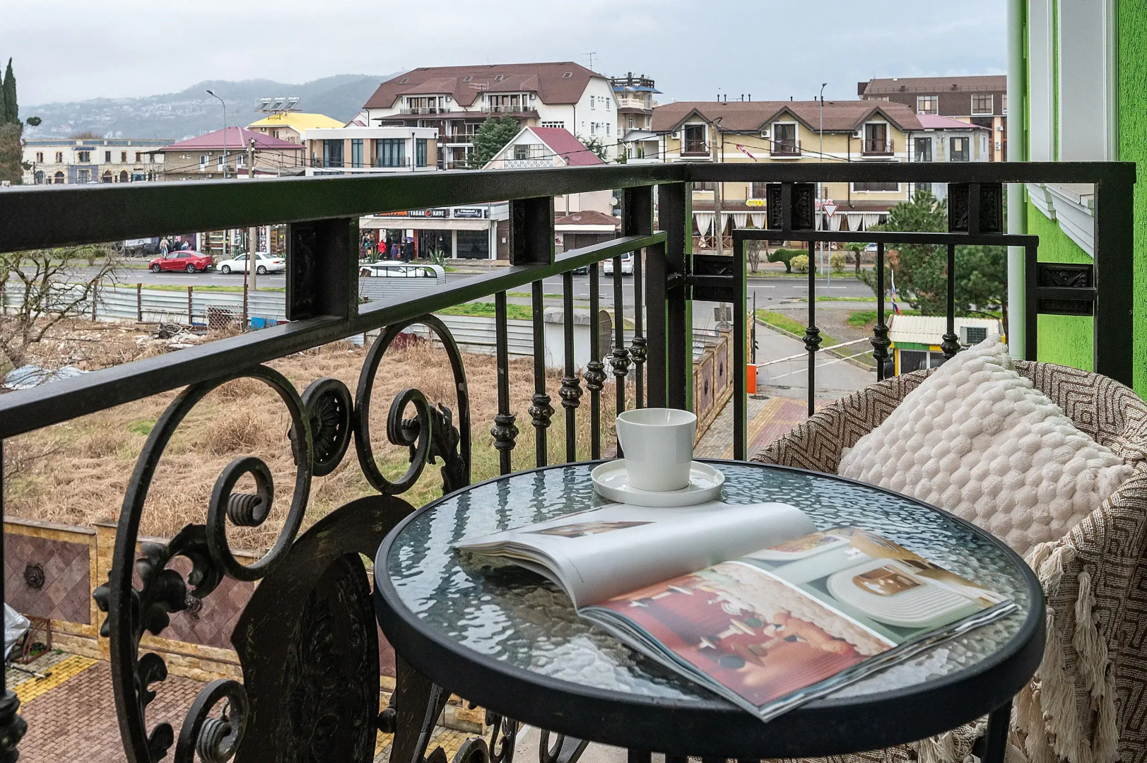 Апартаменты Red Apartments Арт Лайт Сити Форд