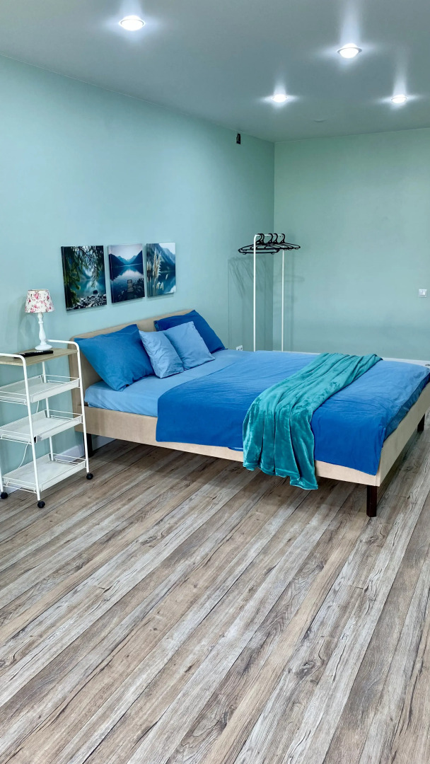 Квартира Ваш Оазис Спокойствия с Видом на Реку и Горы в Центре Городской Жизни