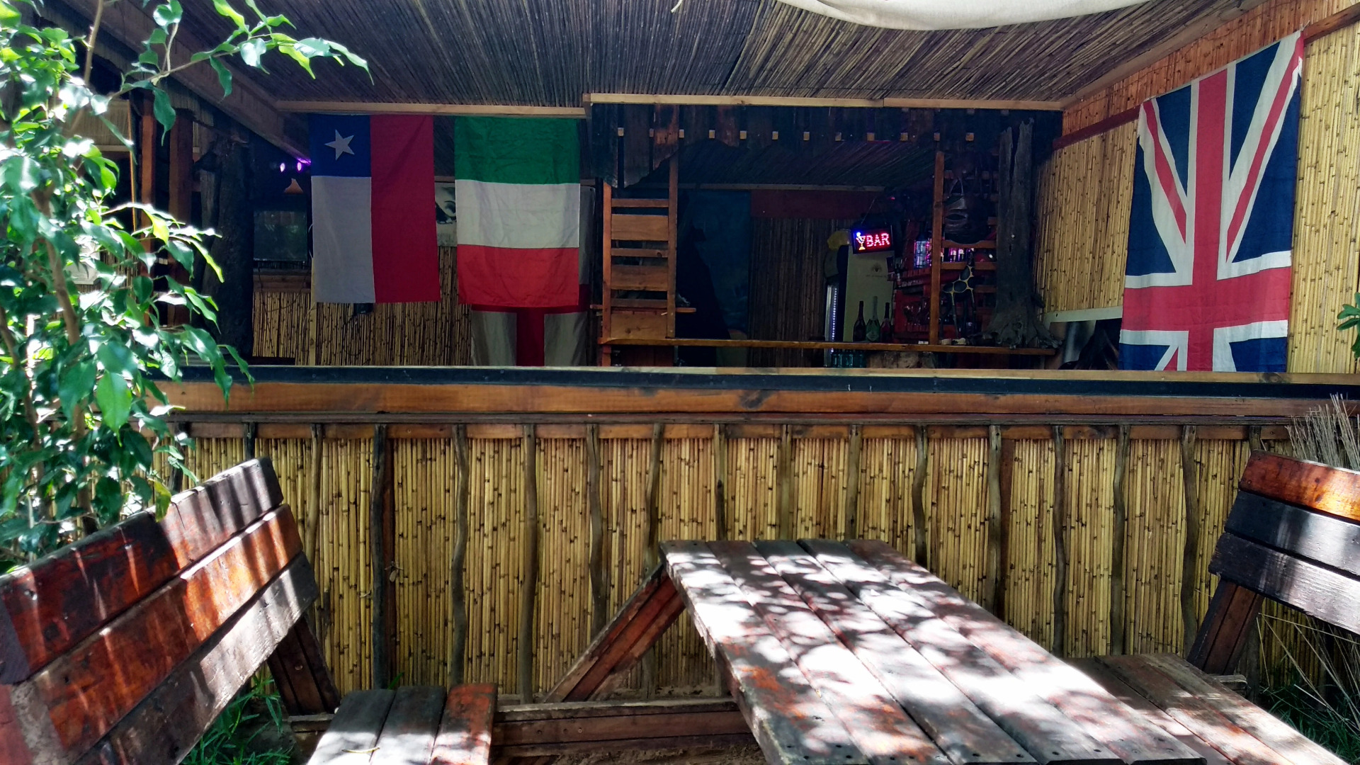 Хостел Elephant Trail Guesthouse and Backpackers