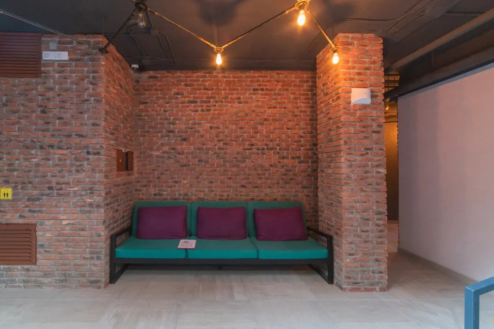 Апартаменты с видом на город и ванной