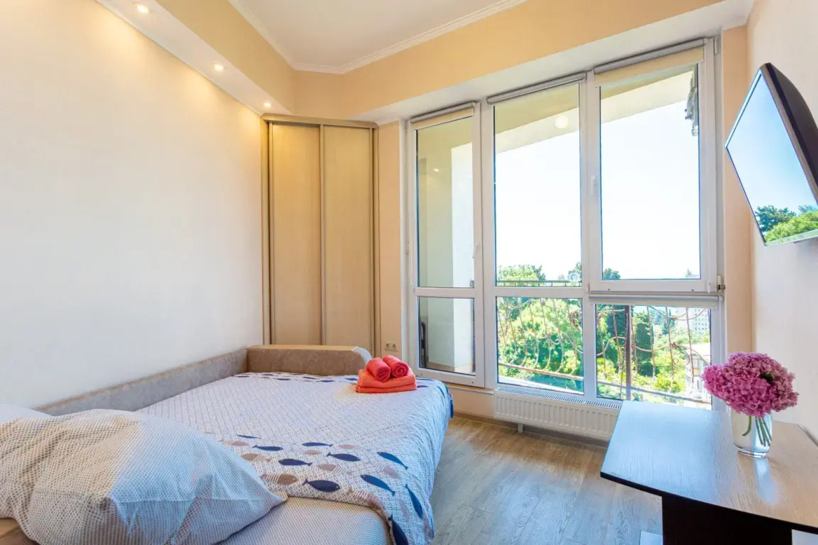 Апартаменты Романовский Lamare Двухкомнатные с  Балконом и Видом на Море