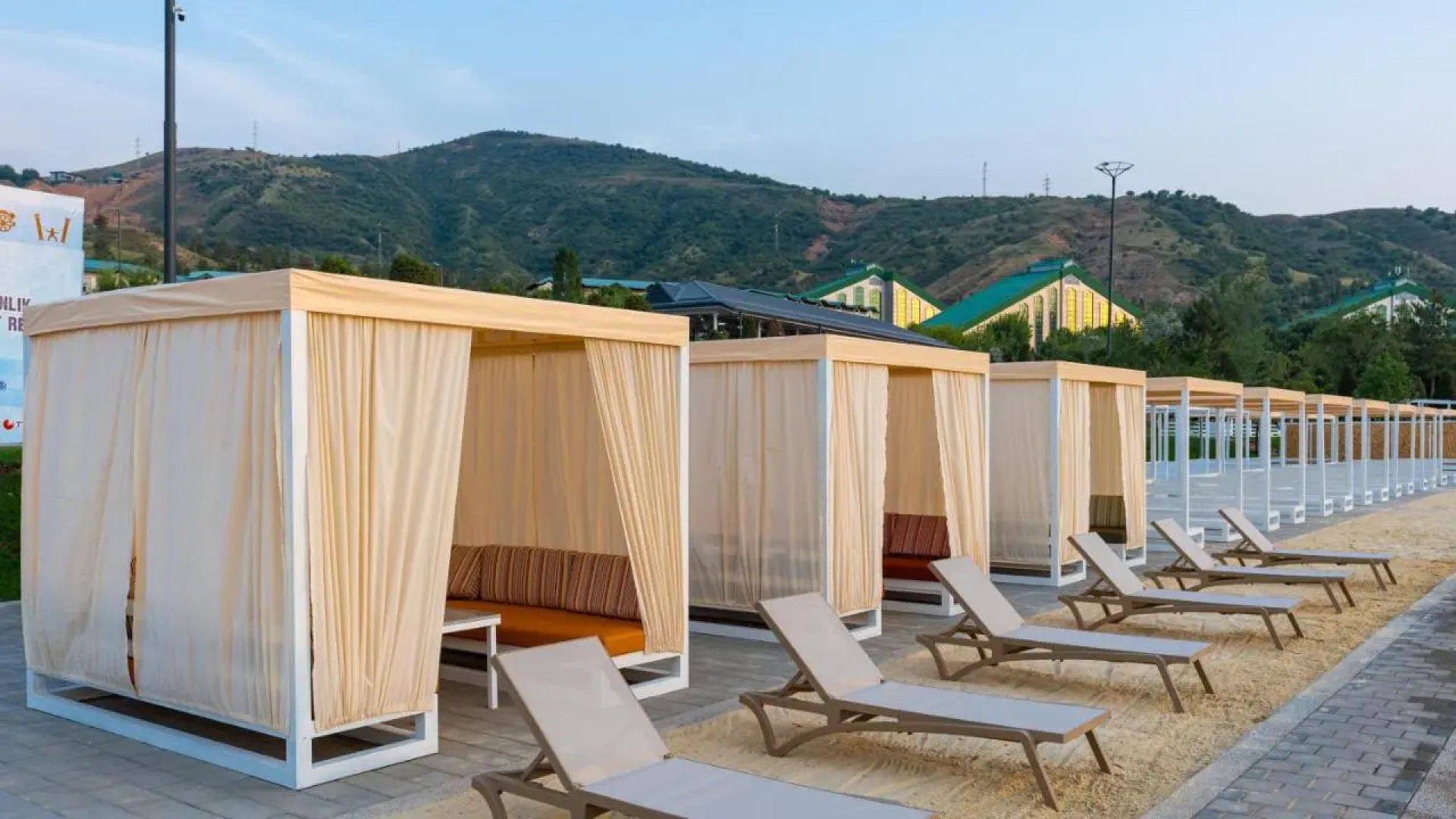 Pyramids Resorts, Charvak